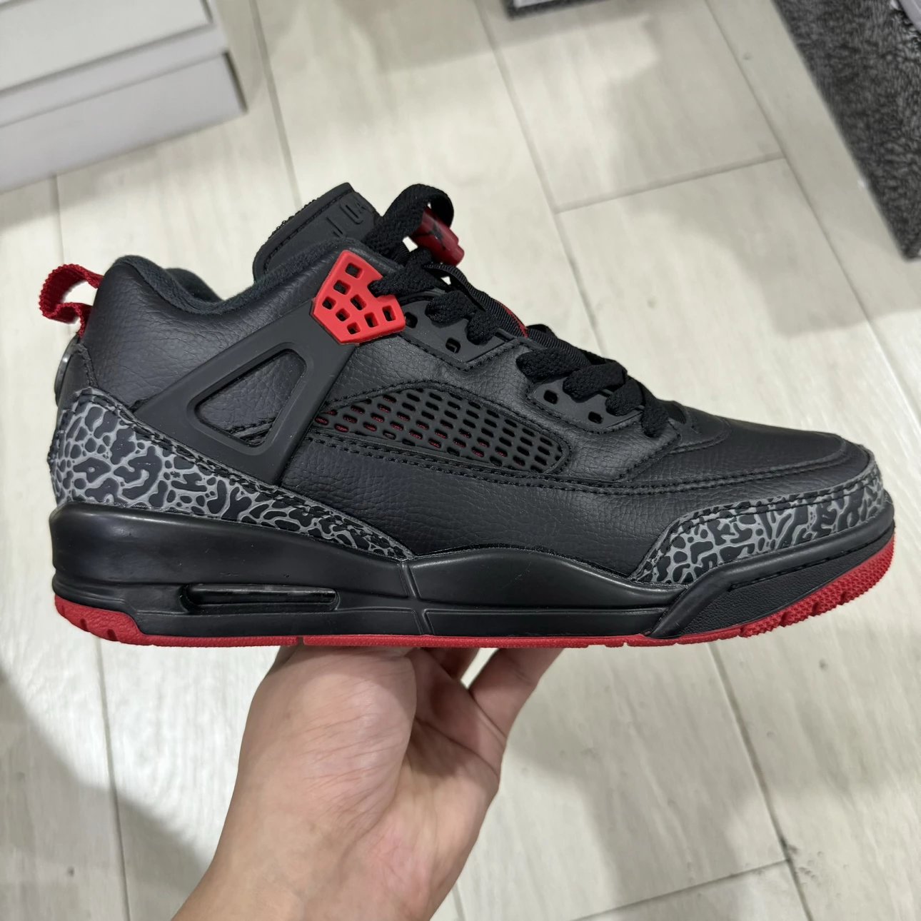 Air Jorden 2 Black & Red Color