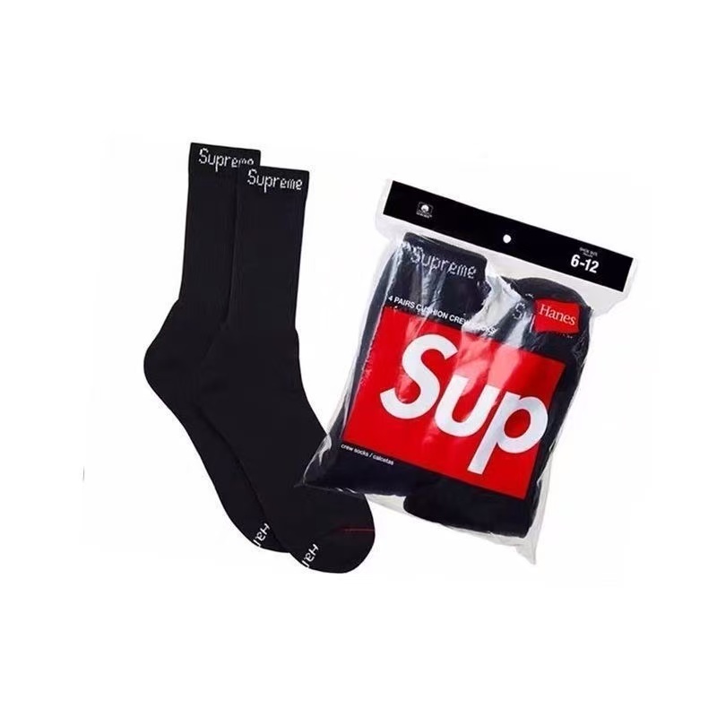 Supreme socks black and white