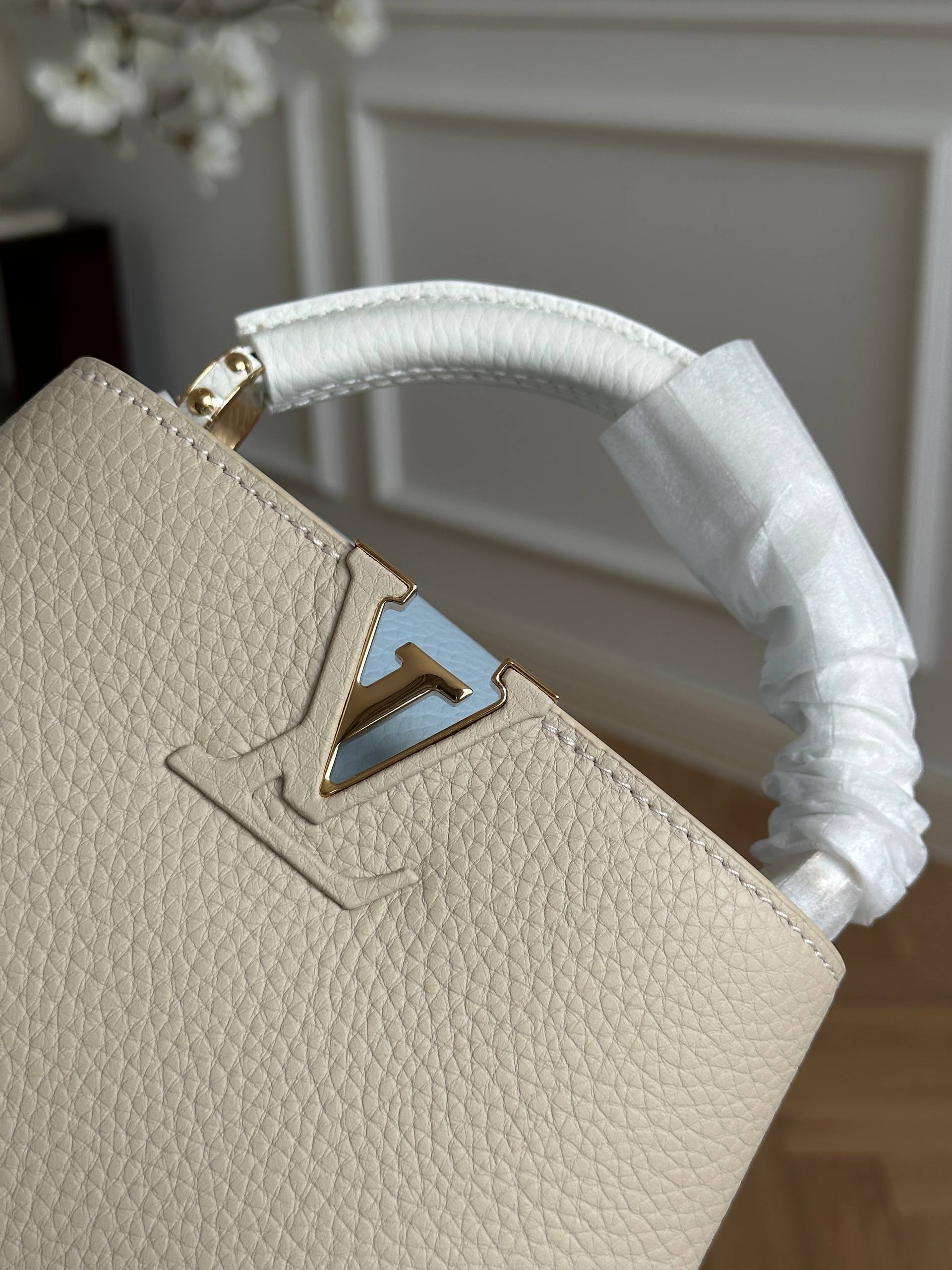 Louis Vuitton Capucines Mini Light Beige Taurillon Leather Handbag with Two Straps