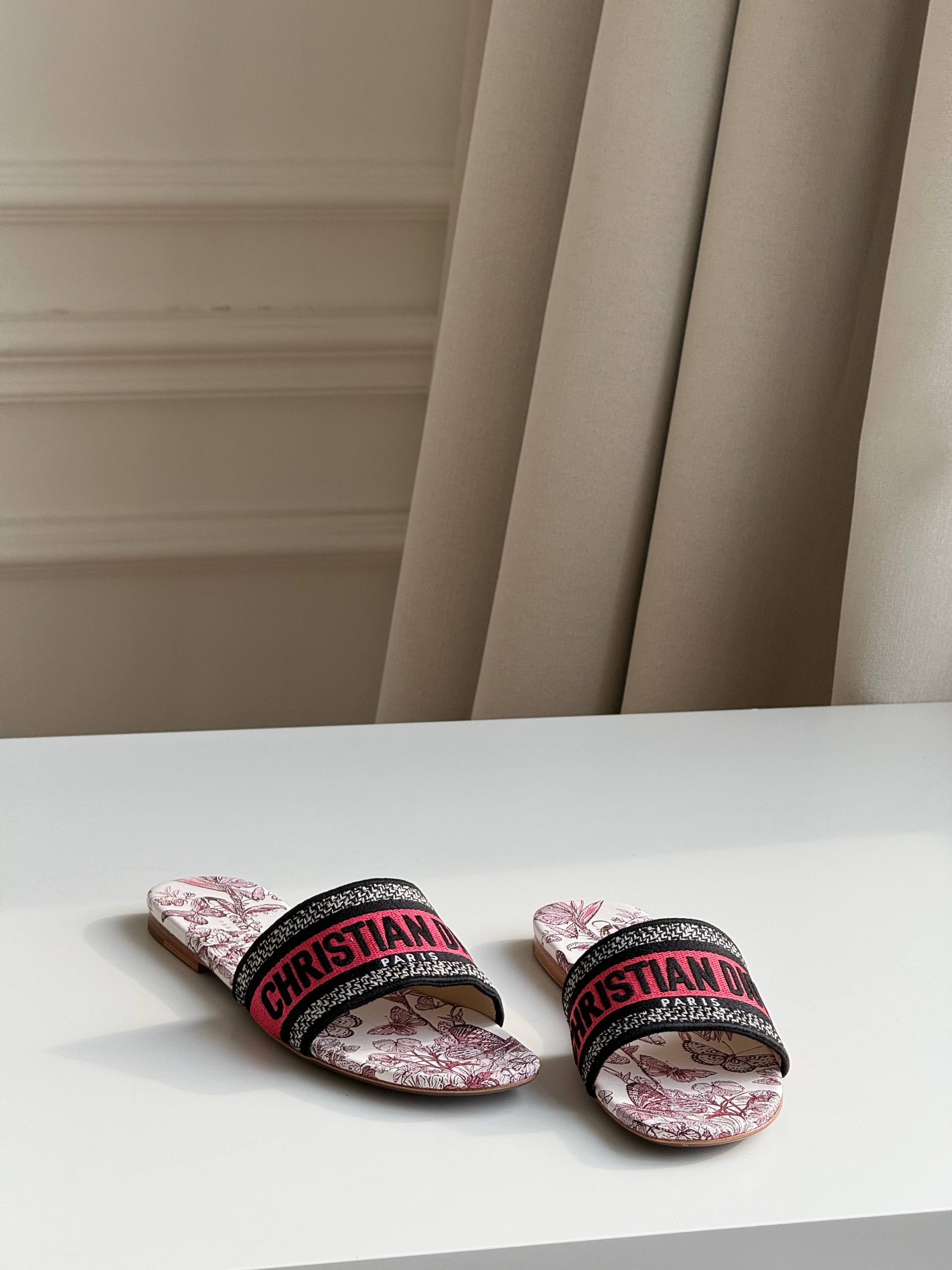 Christian Dior Dway Embroidered Cotton Slides with Floral Motif
