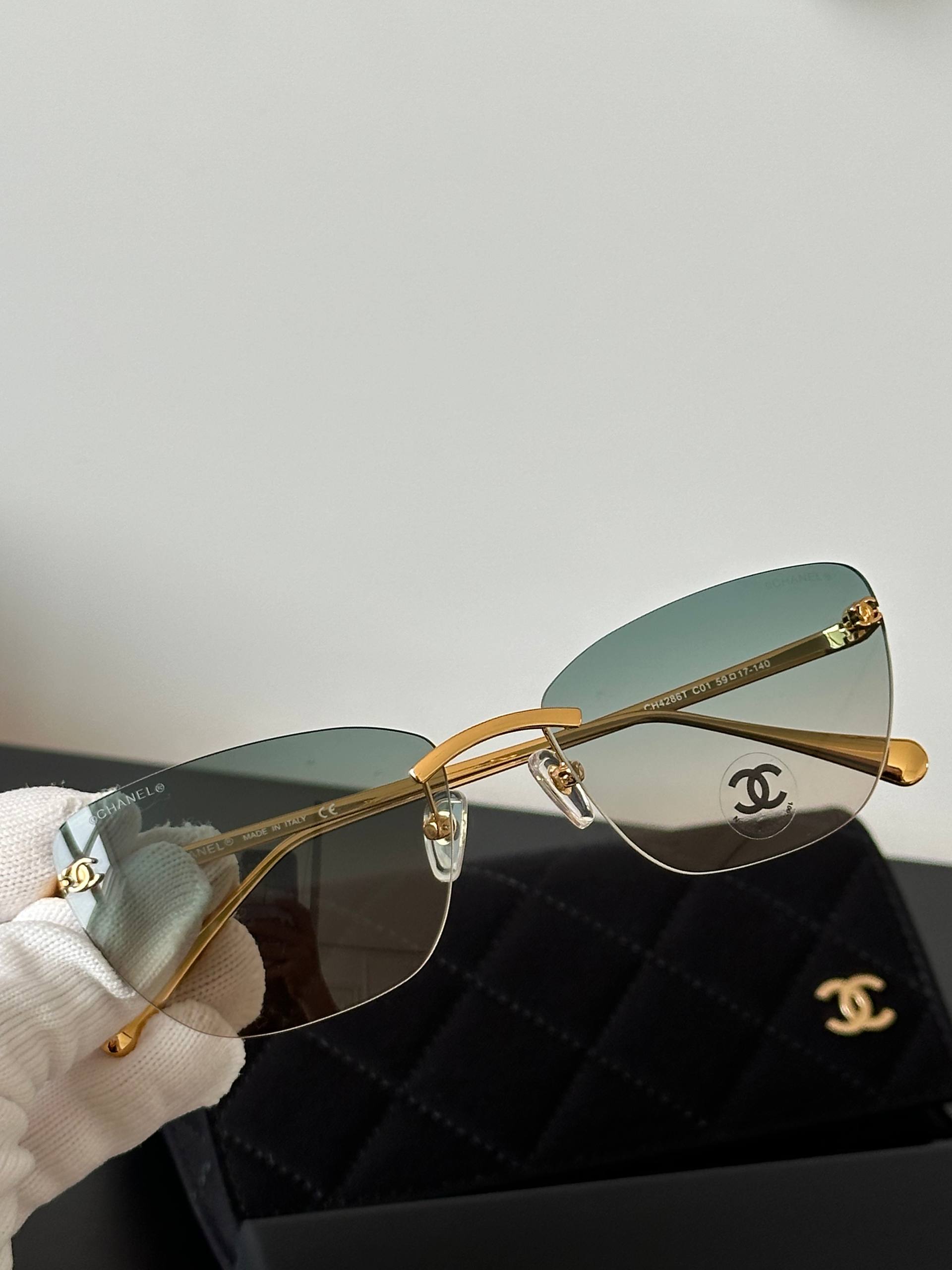 CHANEL Cat Eye Sunglasses CH4286T