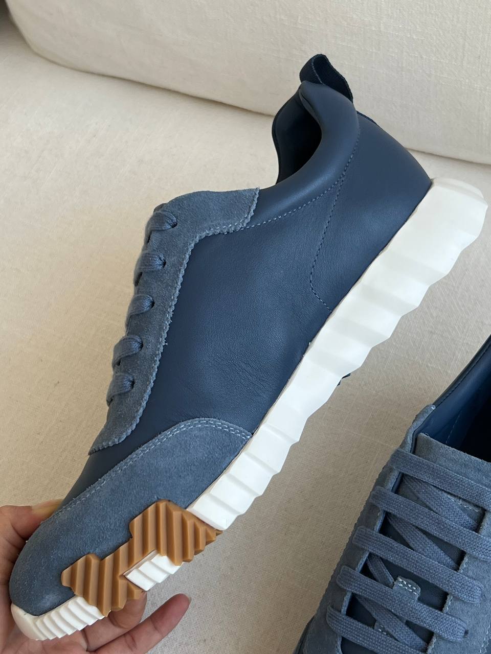 Hermès Navy Smooth Calfskin & Suede Low-Top Casual Sneakers