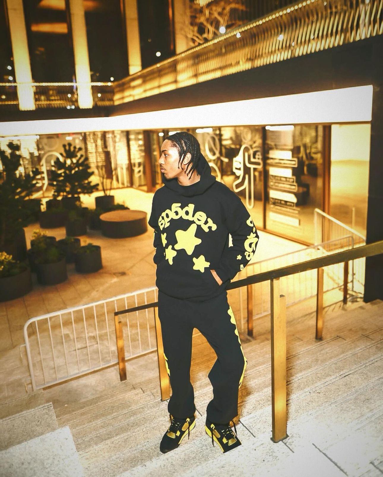 1:1 Best Quality Yellow Puff Star Hoodie Black Color