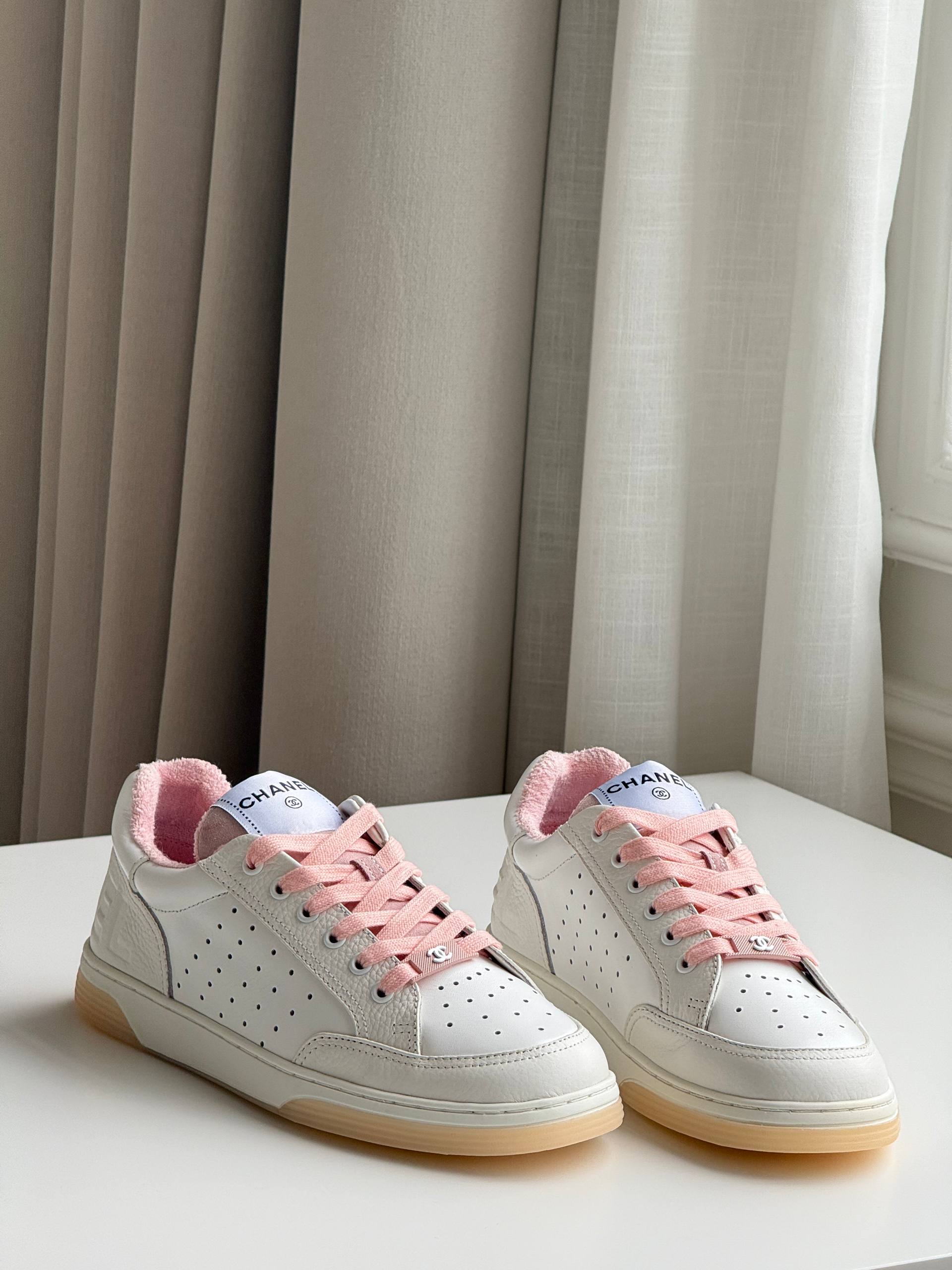 CHANEL Low-Top Sneakers