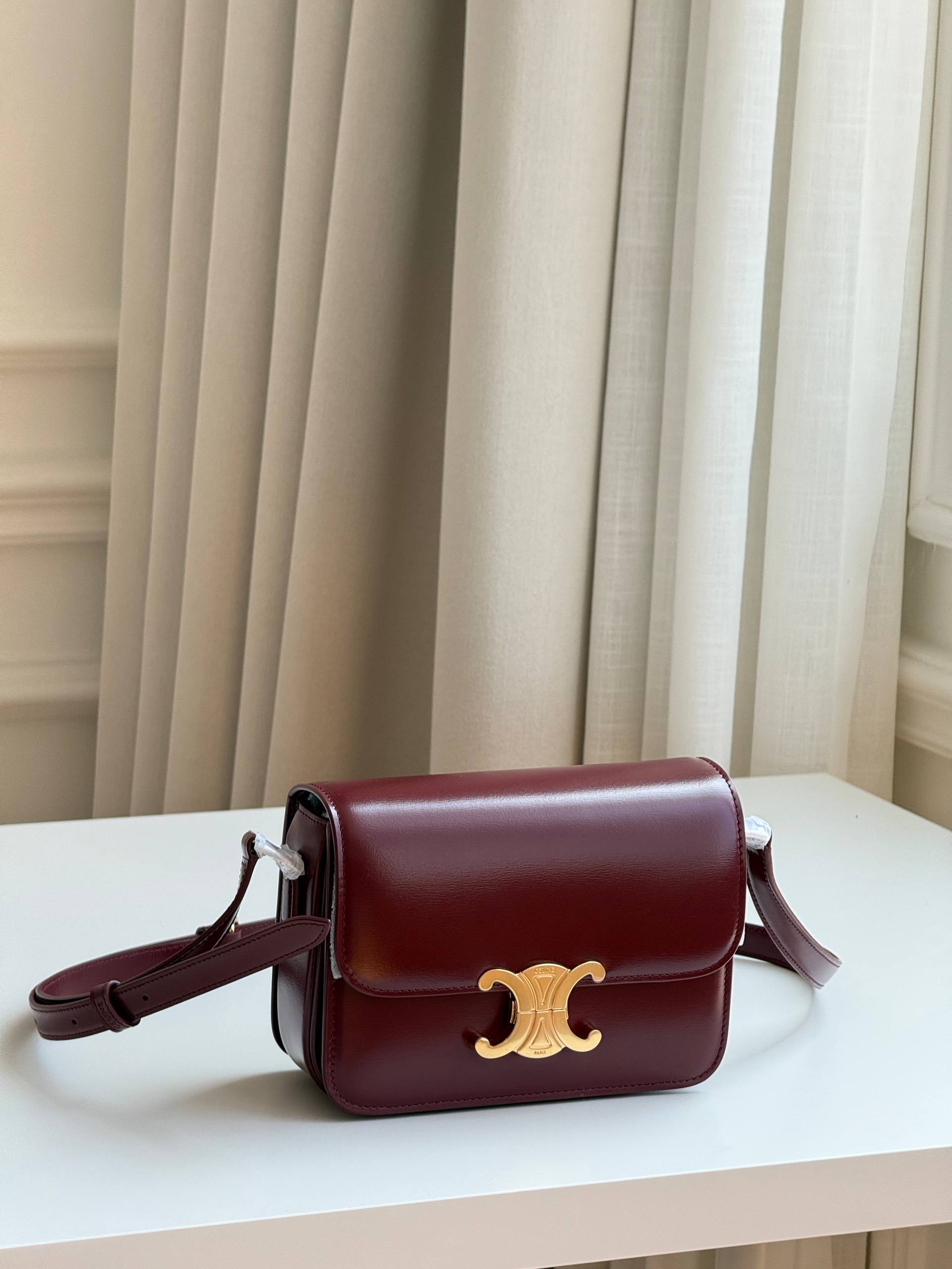 CELINE CLASSIQUE TRIOMPHE BAG in Burgundy Shiny Calfskin with Gold Hardware