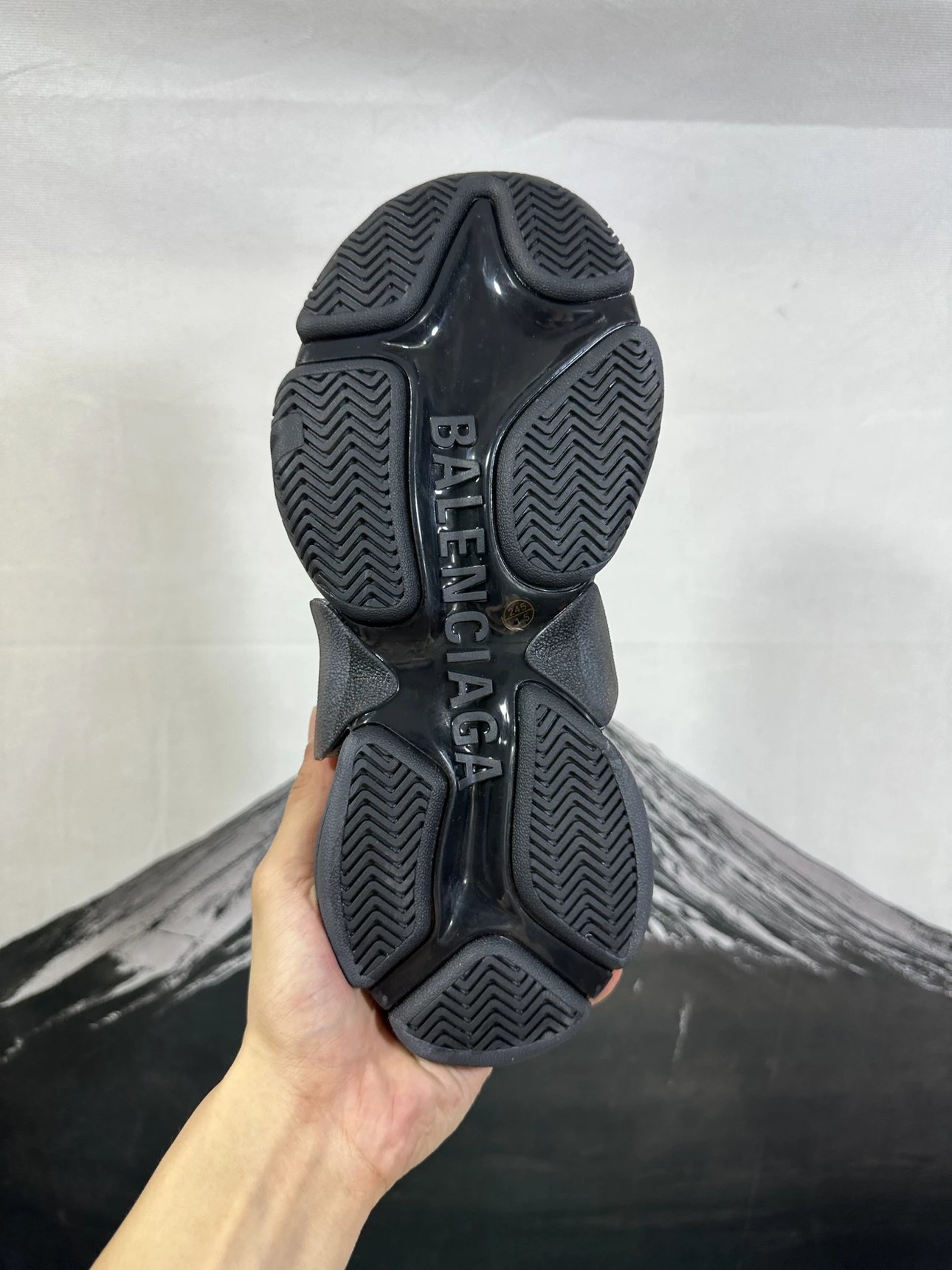 Balenciaga Trips S Sneakers Black Color