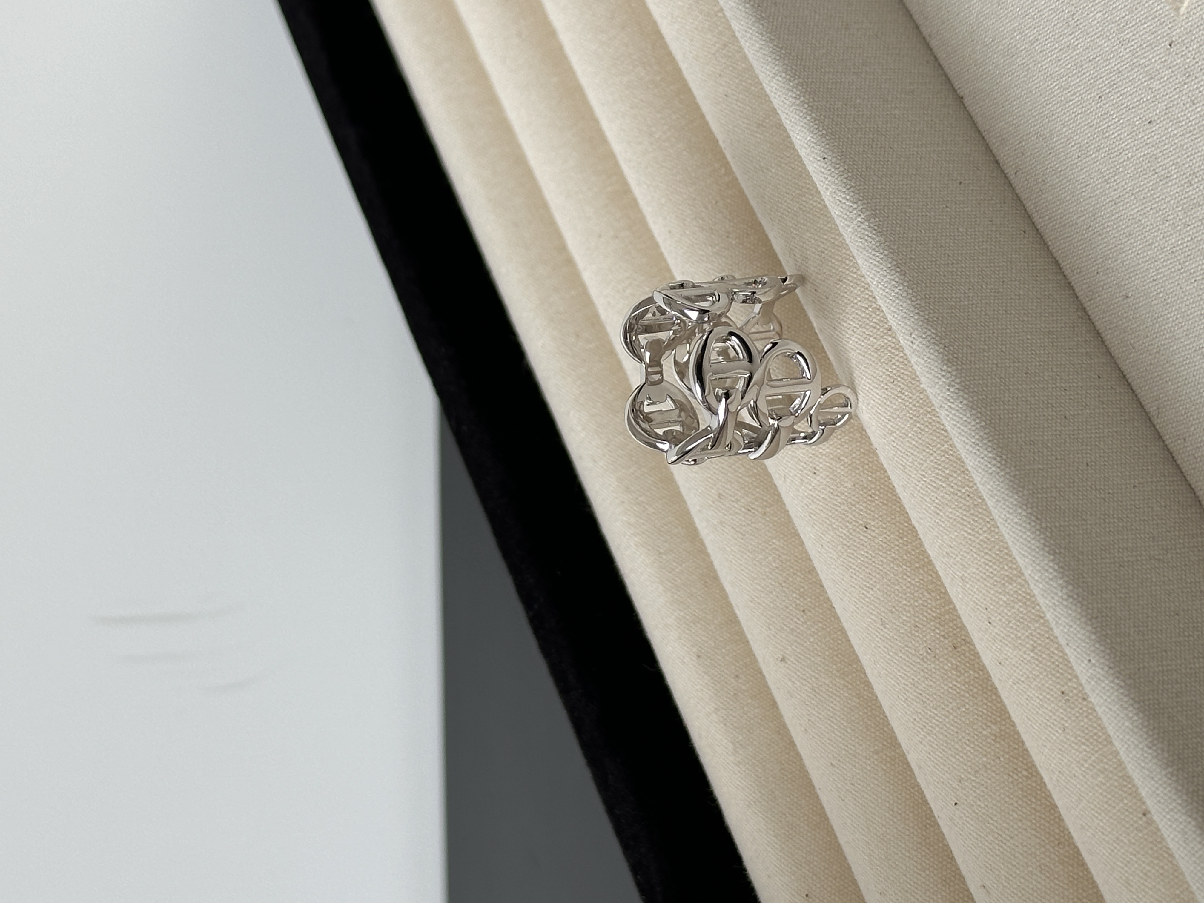 Hermès Chaine d'Ancre Enchainee Double Loop Pig Nose Open Silver Ring