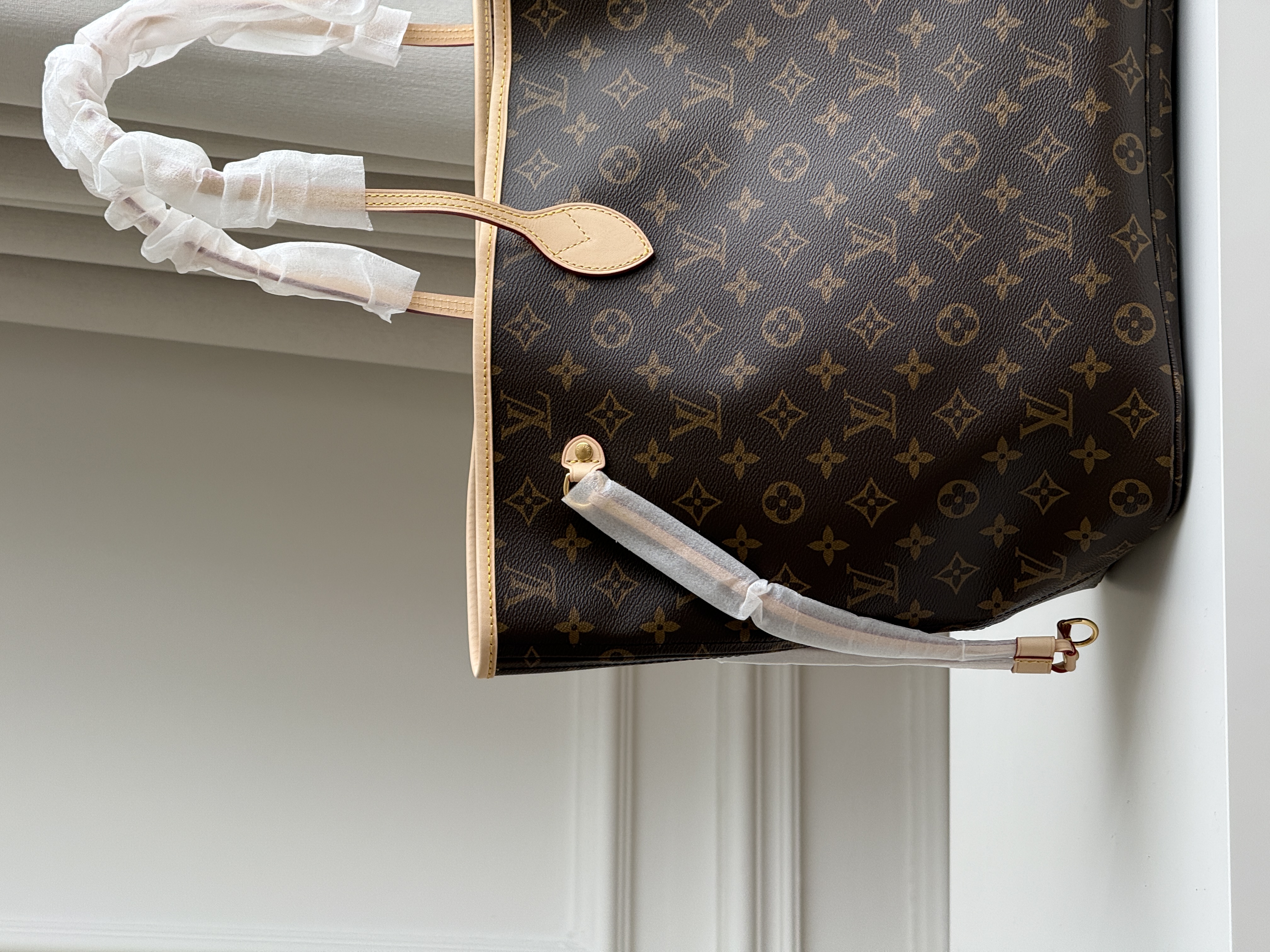 Louis Vuitton Neverfull MM Monogram Tote Bag