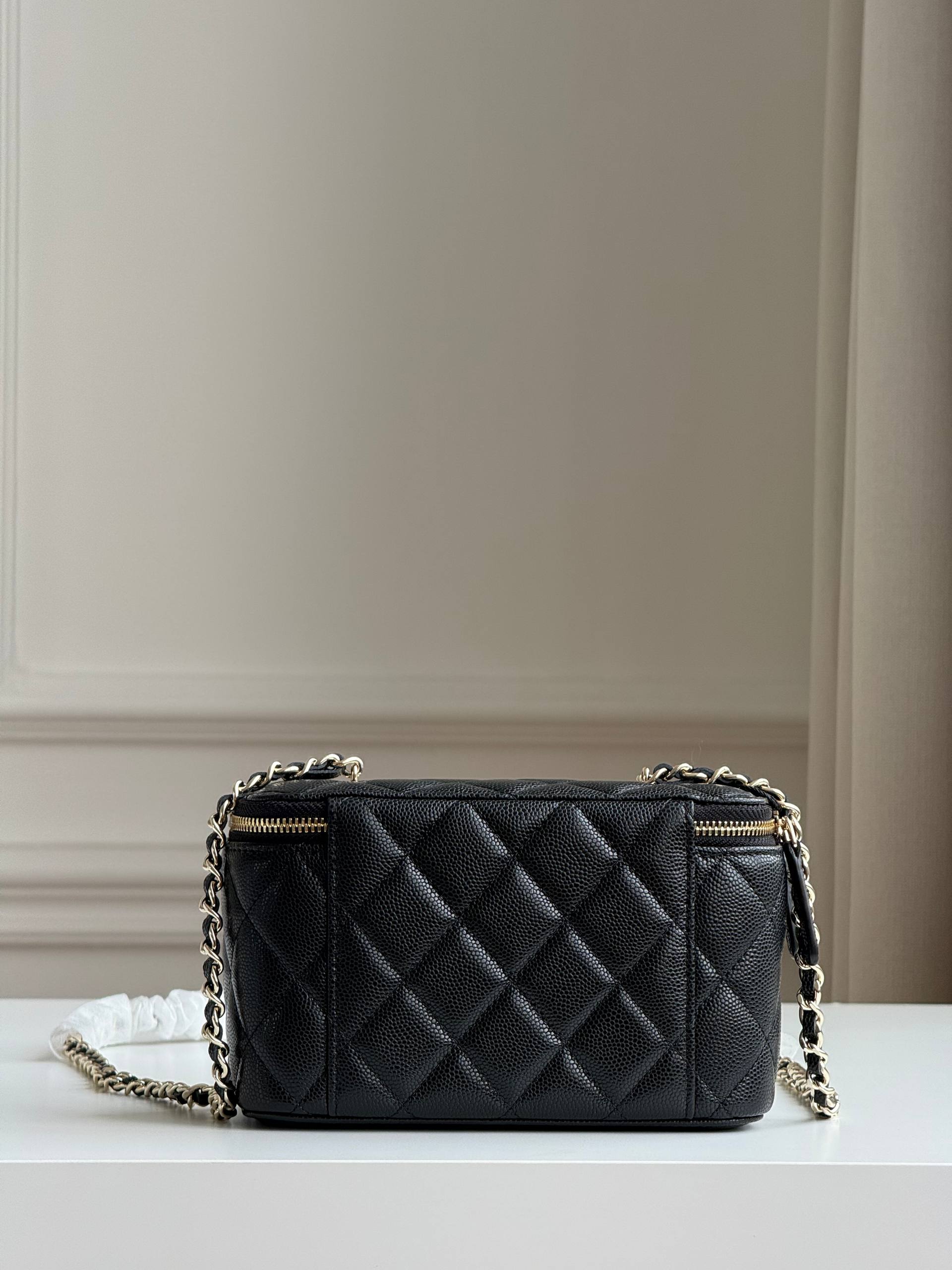 Classic Caviar Quilted Rectangular Chain Makeup Bag of Chanel