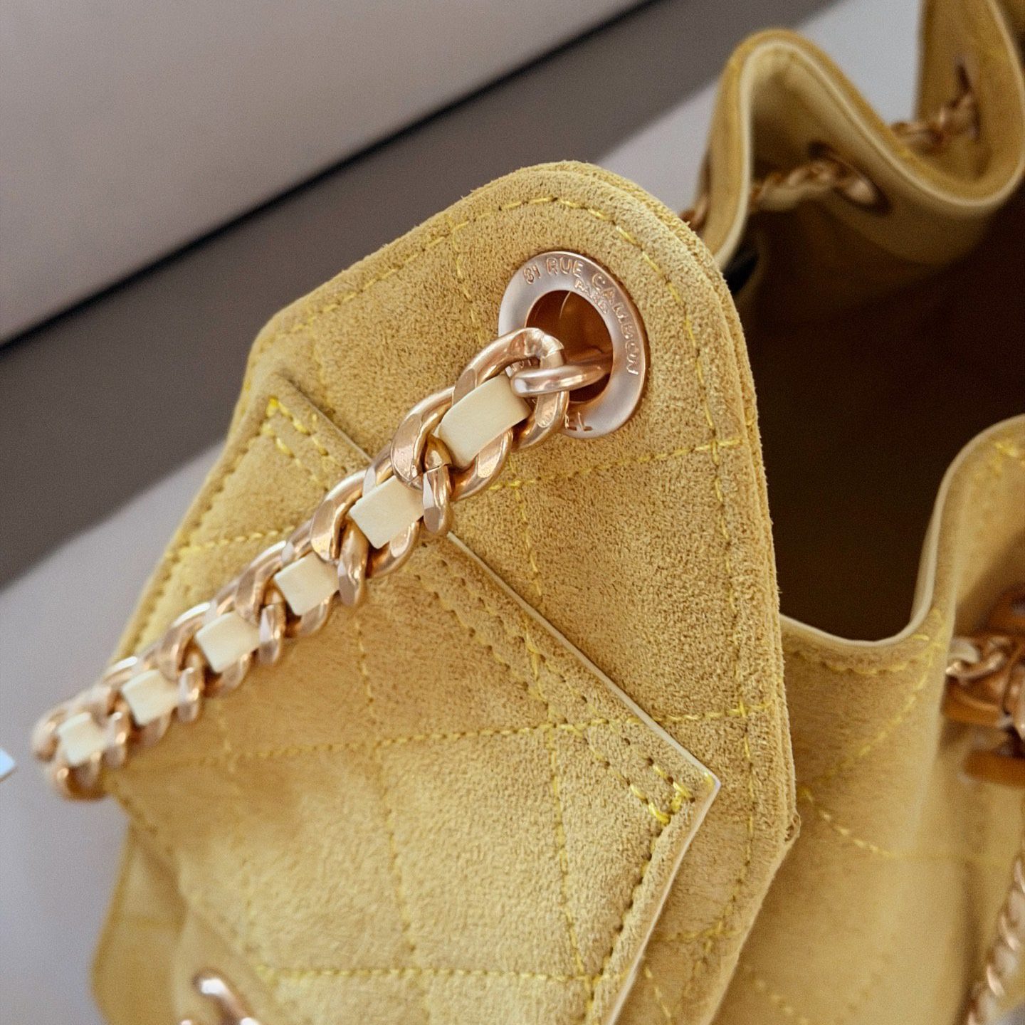 CHANEL 25 LIGHT YELLOW 22CM*15CM