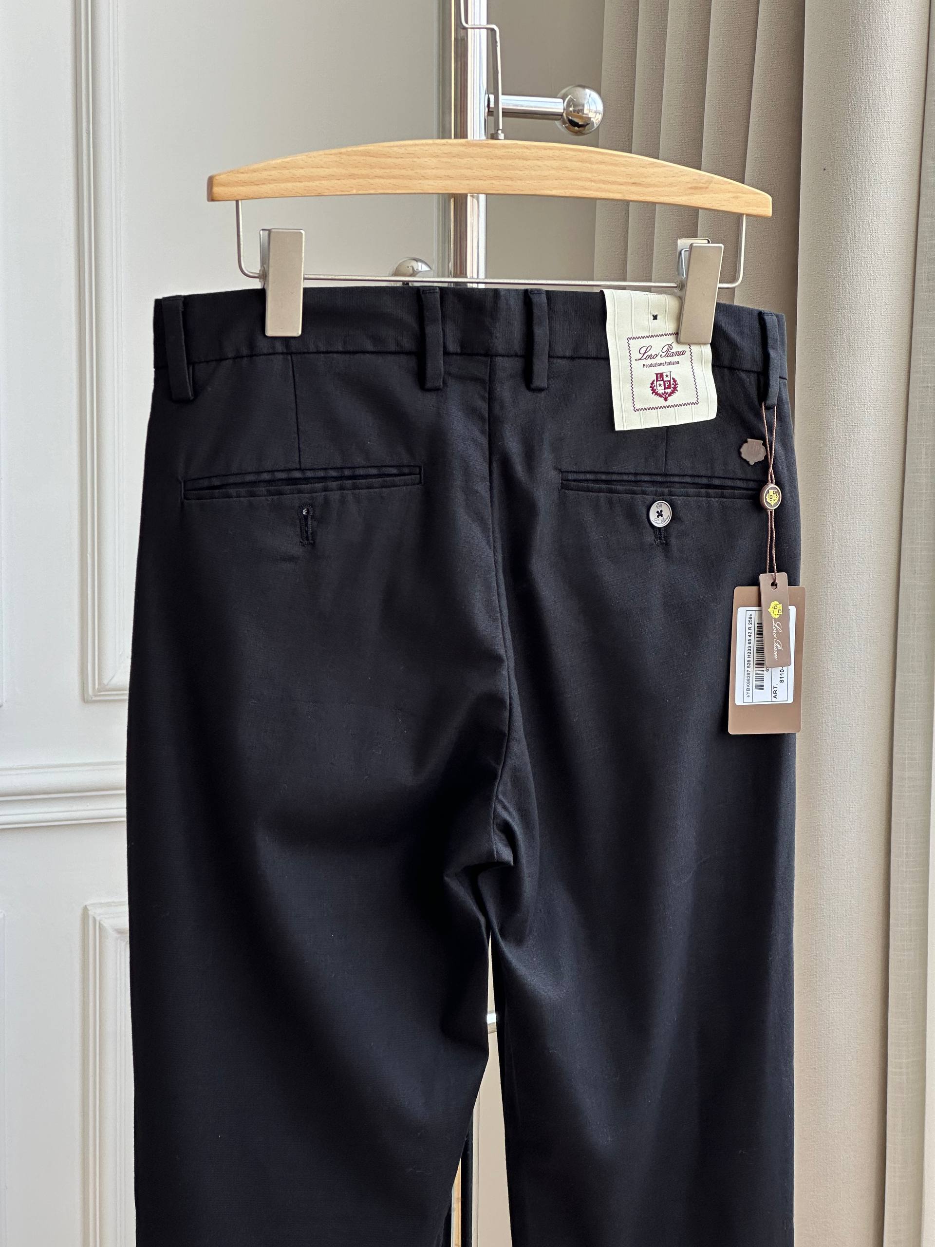 Solid Mid-Rise Straight Leg Casual Trousers
