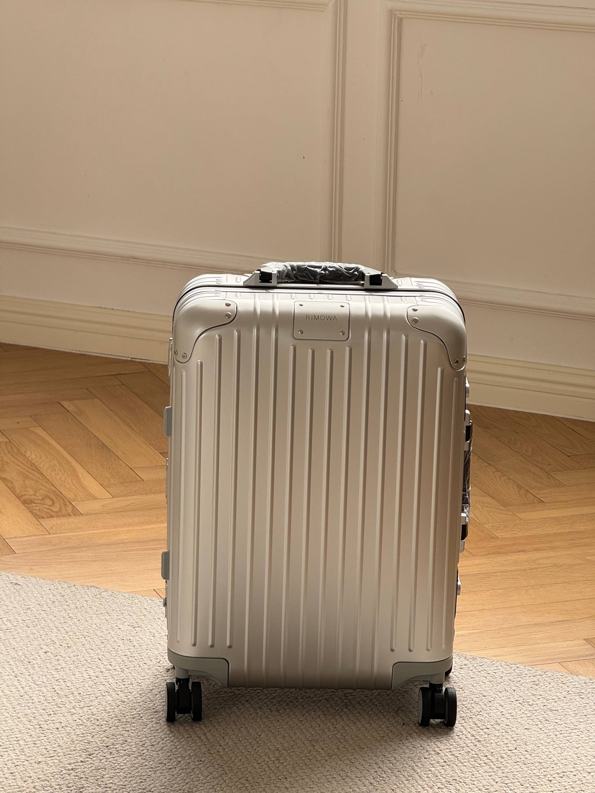 RIMOWA Original Aluminium Suitcase in Silver