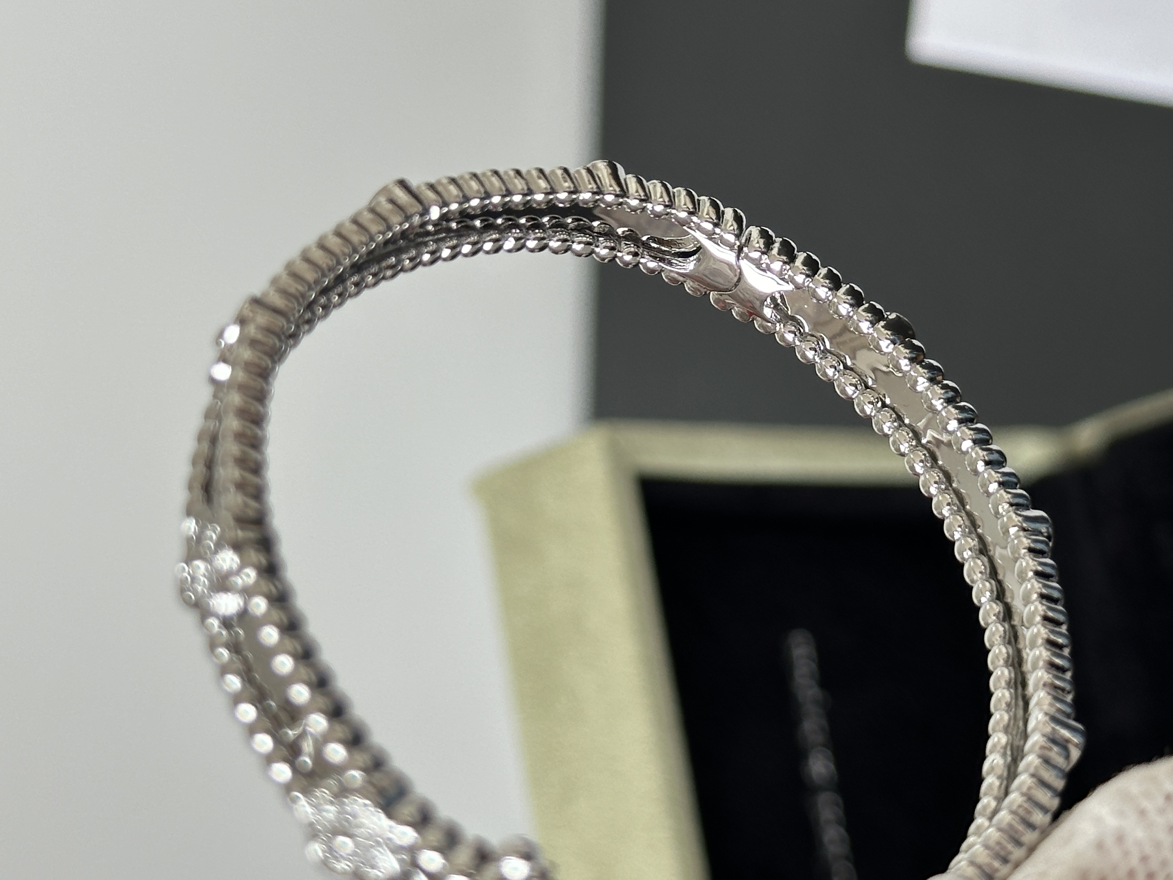 Four-Leaf Clover Paved Diamond Beaded Edge Bangle Bracelet