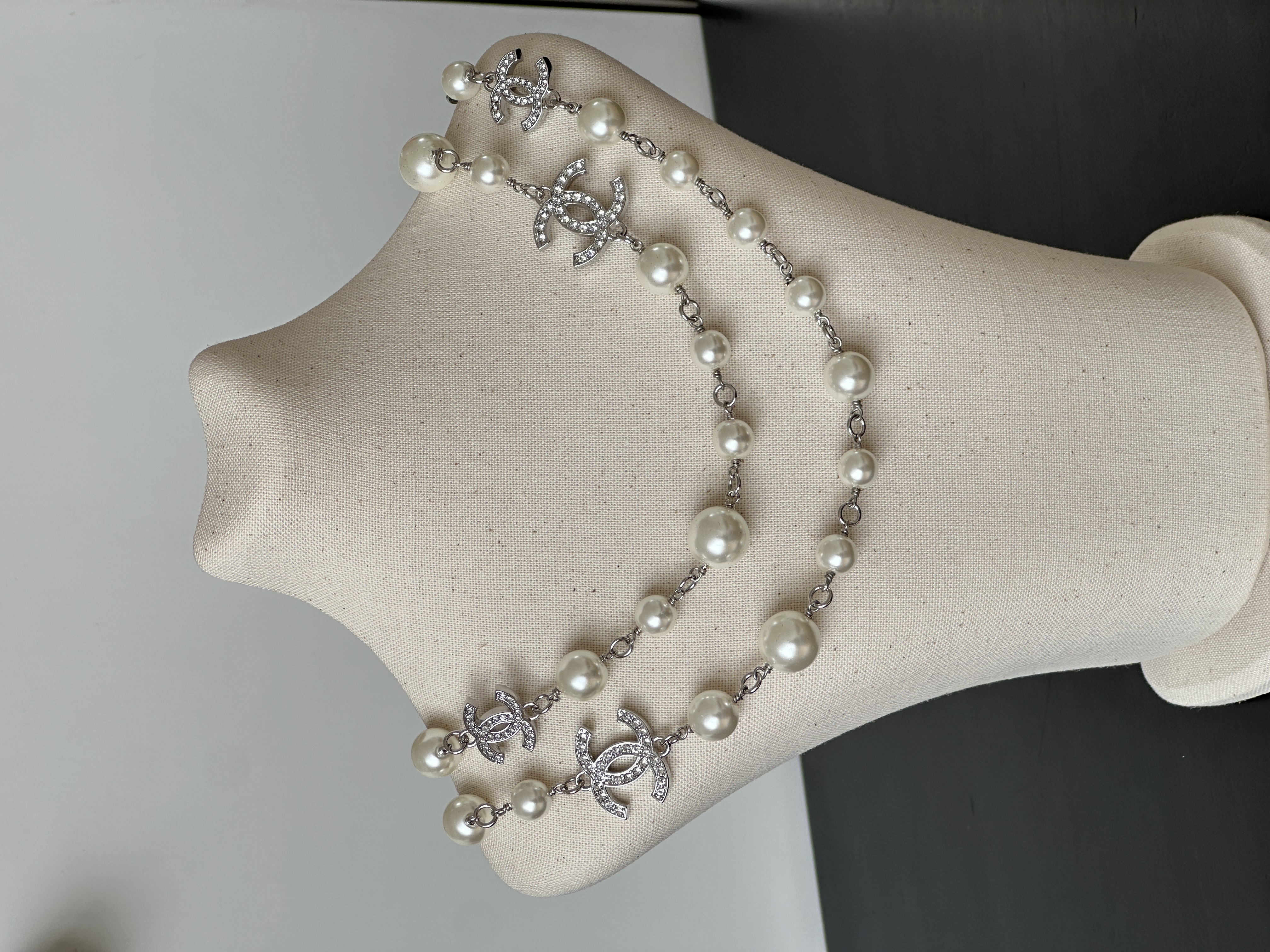 CHANEL Graduated Pearl Long Necklace