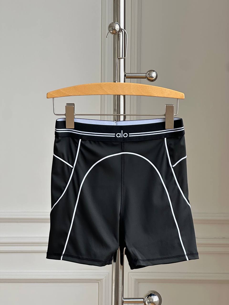 Alo Yoga High-Waist Piped Biker Short