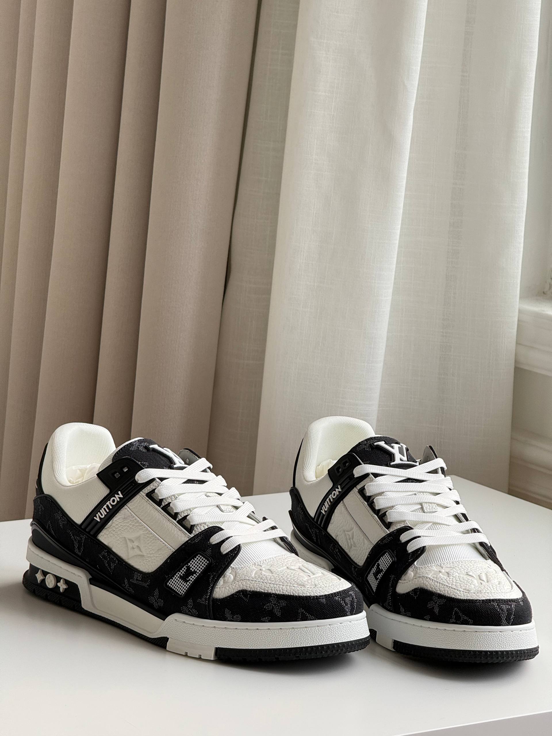 Louis Vuitton Trainer Low-Top Sneakers in Black and White Monogram Patchwork