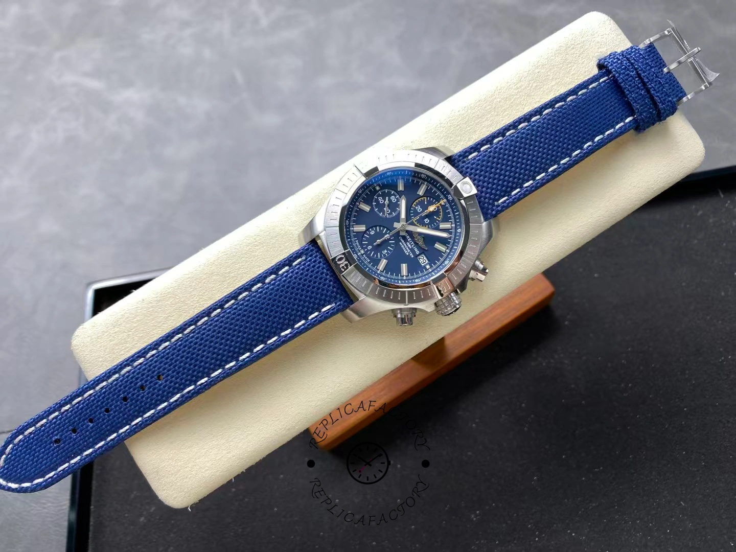 Breitling Avenger Chronograph 45 Blue Men's Sport Watch A13317101C1X1 1:1 Clone