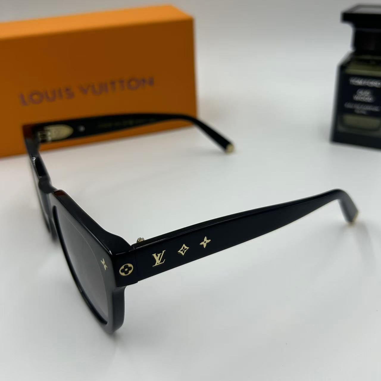 LV FIRST SQUARE