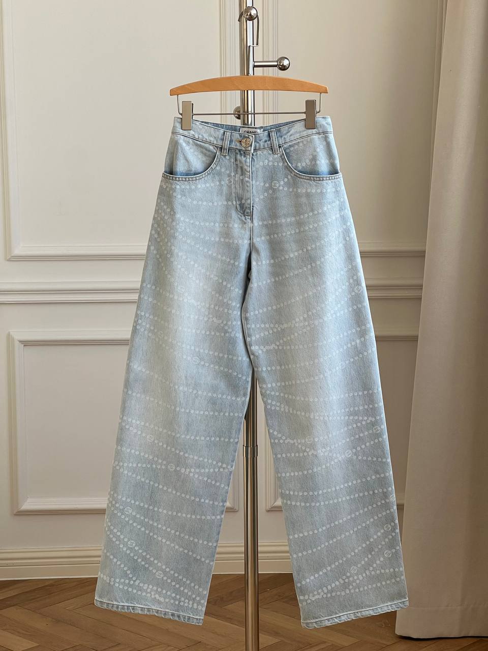 CHANEL Spring-Summer 2025 Pre-Collection (25P) Pearl Print Wide-Leg Denim Pants