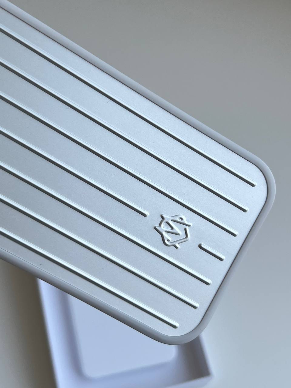 RIMOWA Style Light Grey Vertical Luggage Stripe Silicone Shockproof Phone Case