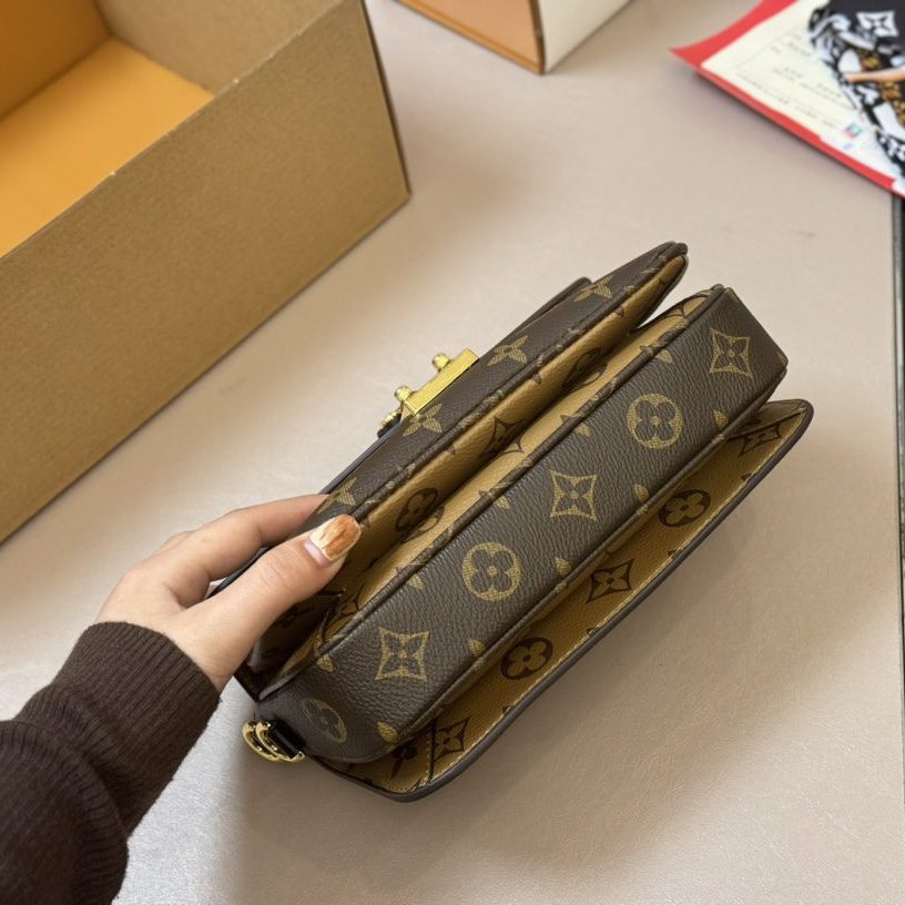 POCHETTE METIS EAST WEST MONOGRAM 21X6X13CM