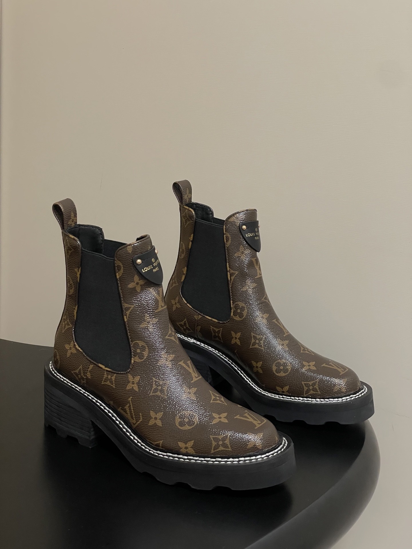 LV Beaubourg Boots