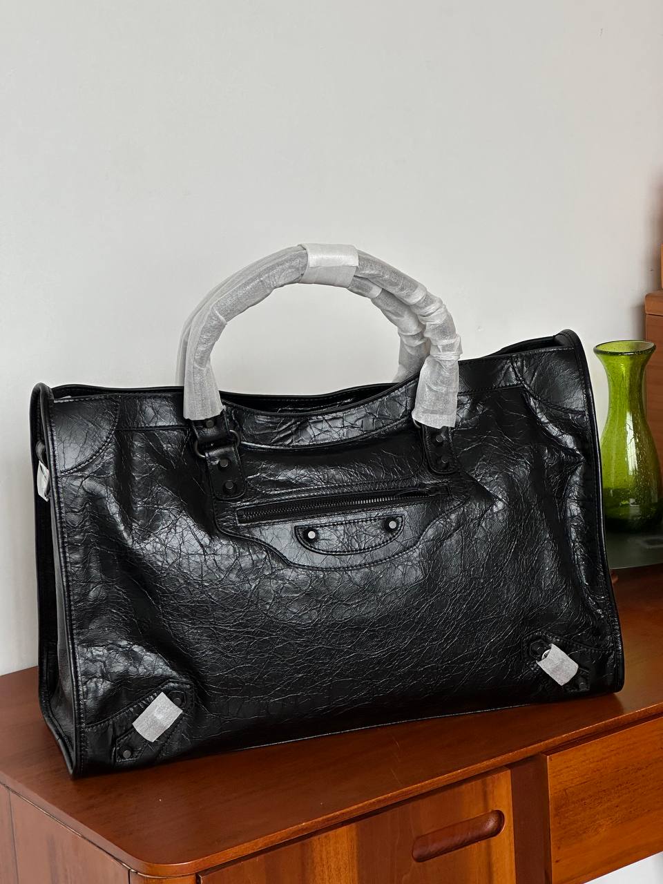 Balenciaga Black Crinkled Wax Leather Large Le City Vintage Rivet Tote Handbag
