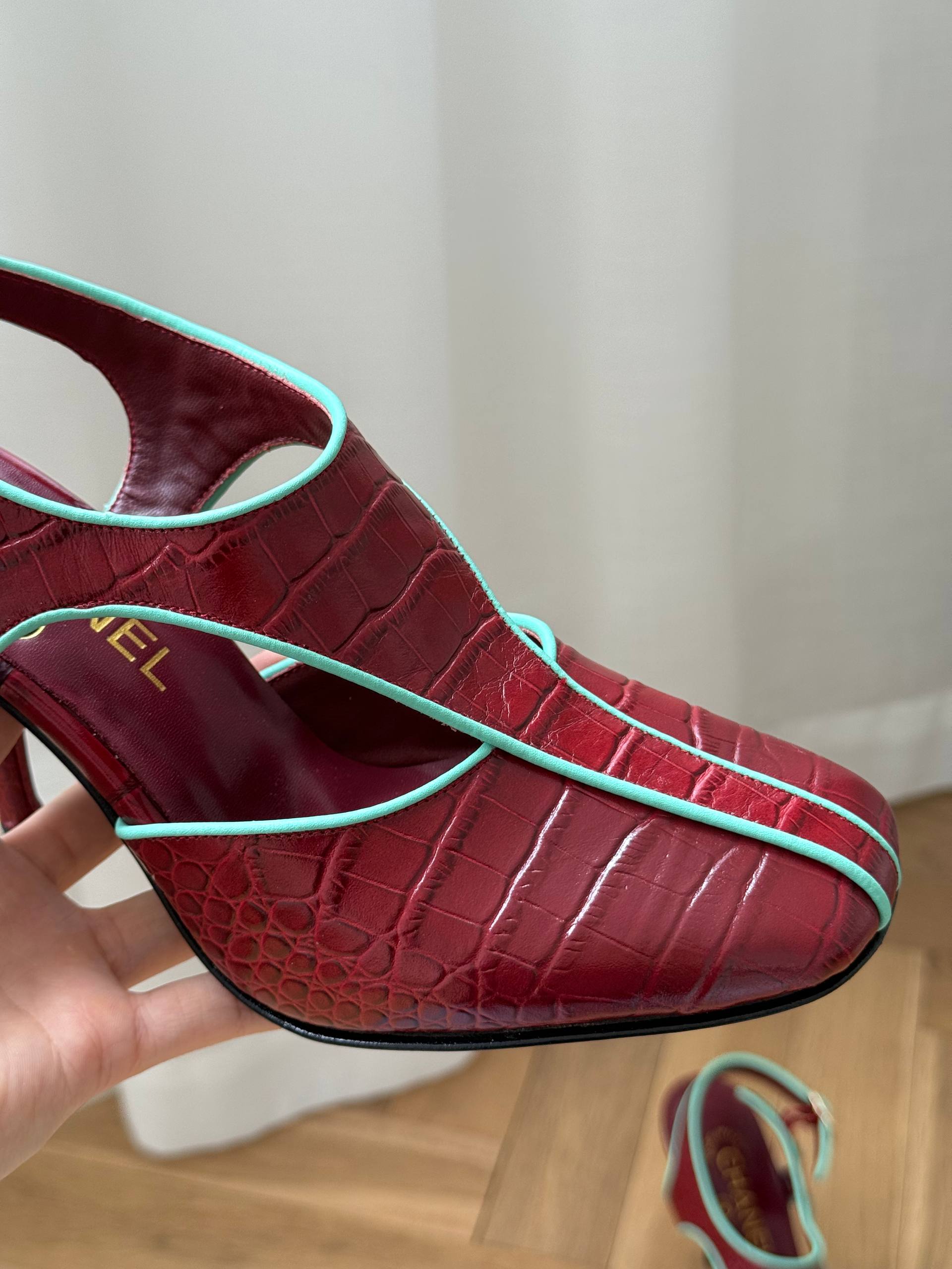 CHANEL Slingbacks