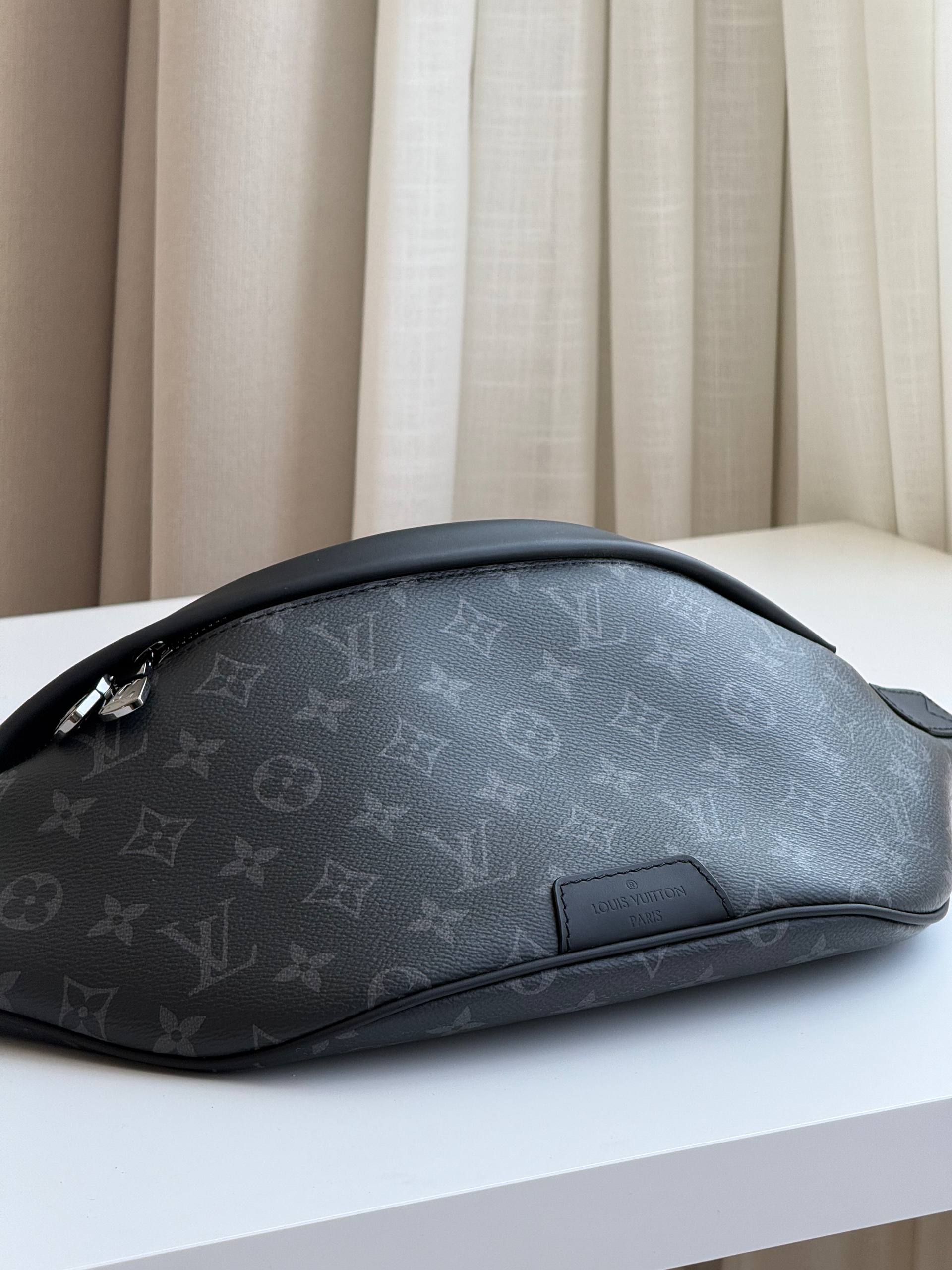 Louis Vuitton Discovery Bumbag PM