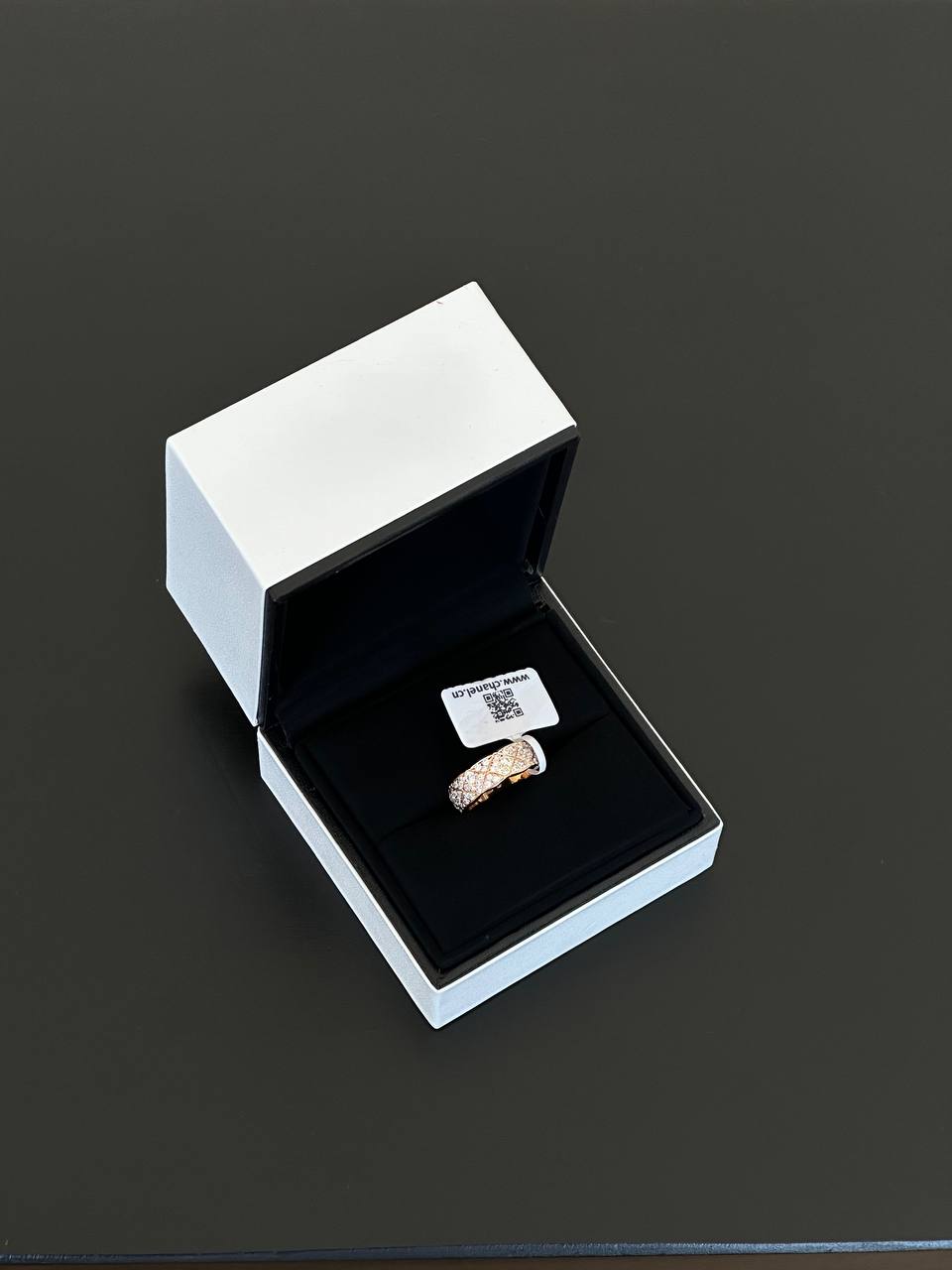 CHANEL COCO CRUSH Quilted Motif Full-Pavé Diamond Ring