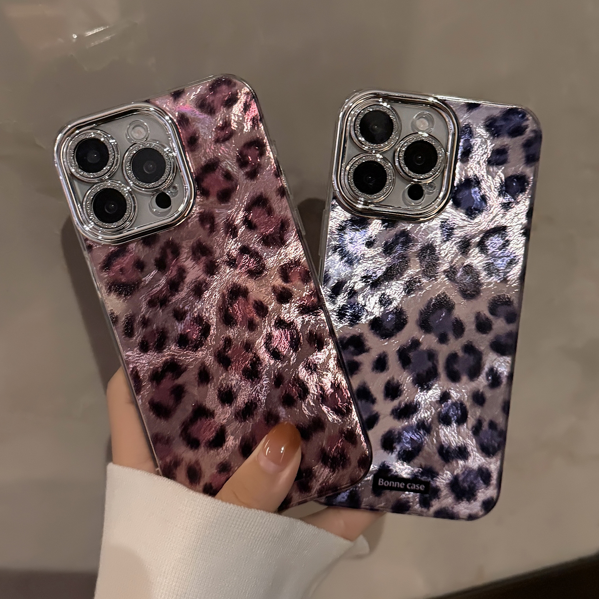 Personalized hot girl leopard pattern is suitable for Apple 16 mobile phone case iphone17promax premium sense 12 lens film 14 hard
