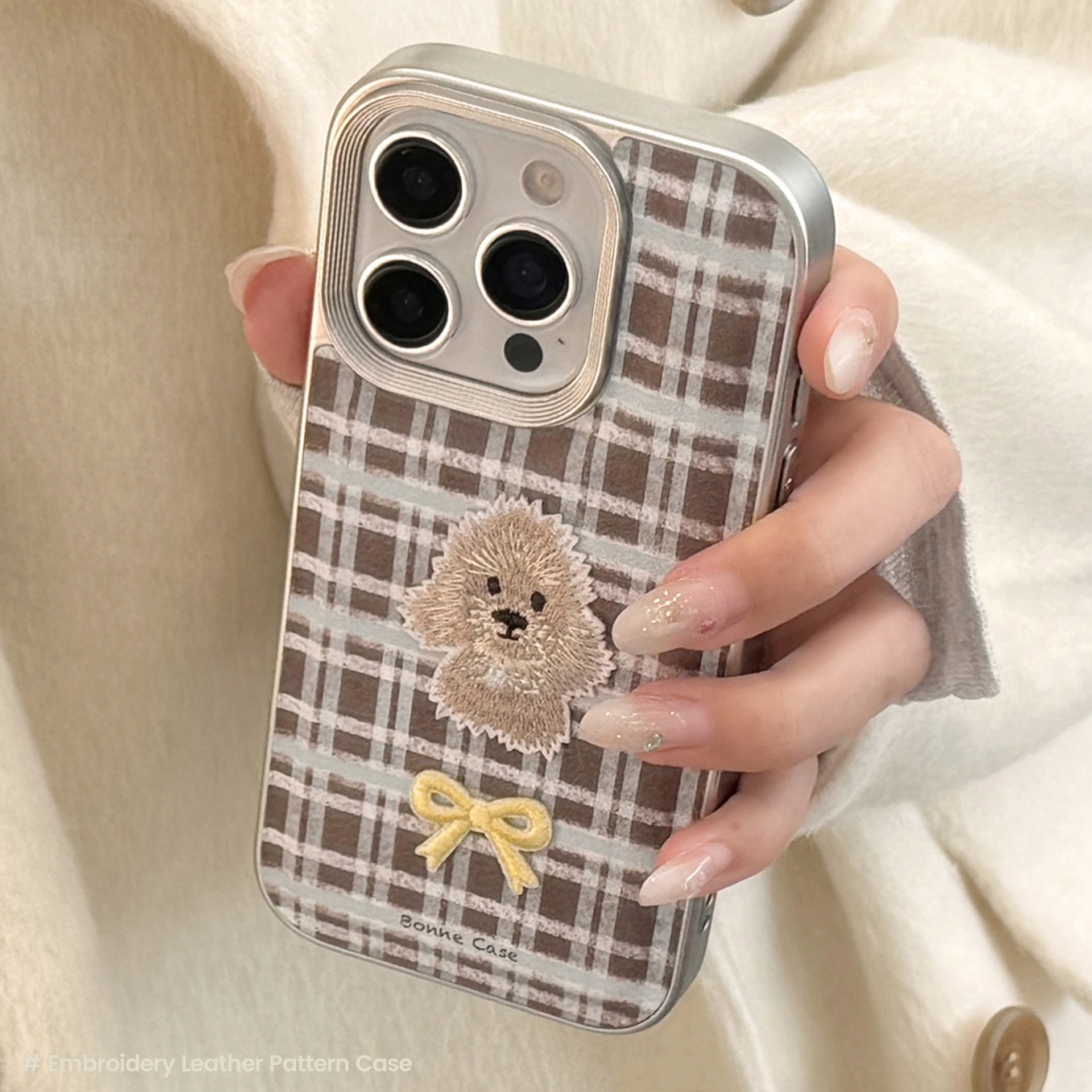 Plaid embroidered puppy Apple 16 mobile phone case 17promax suitable for iPhone15 retro leather