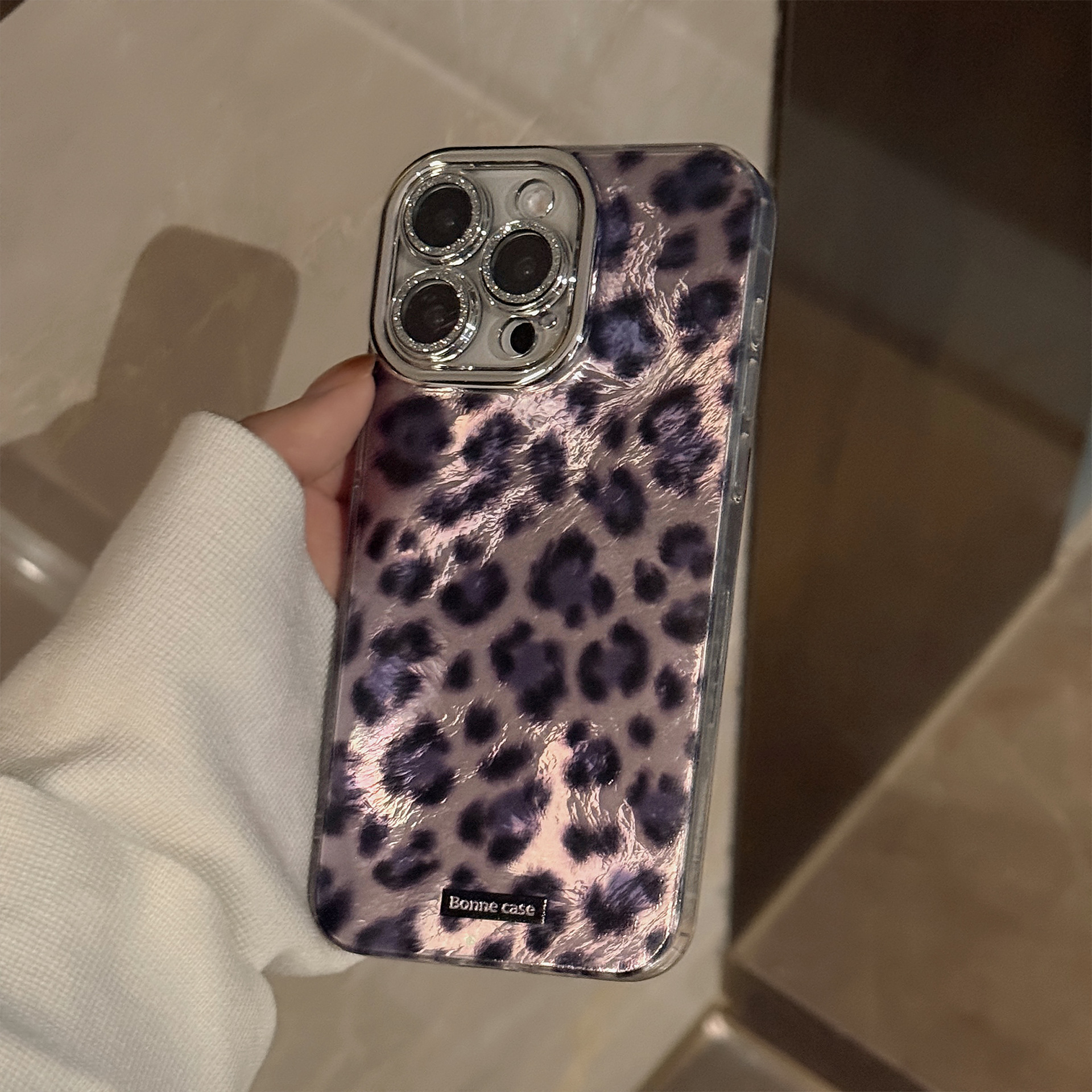 Personalized hot girl leopard pattern is suitable for Apple 16 mobile phone case iphone17promax premium sense 12 lens film 14 hard