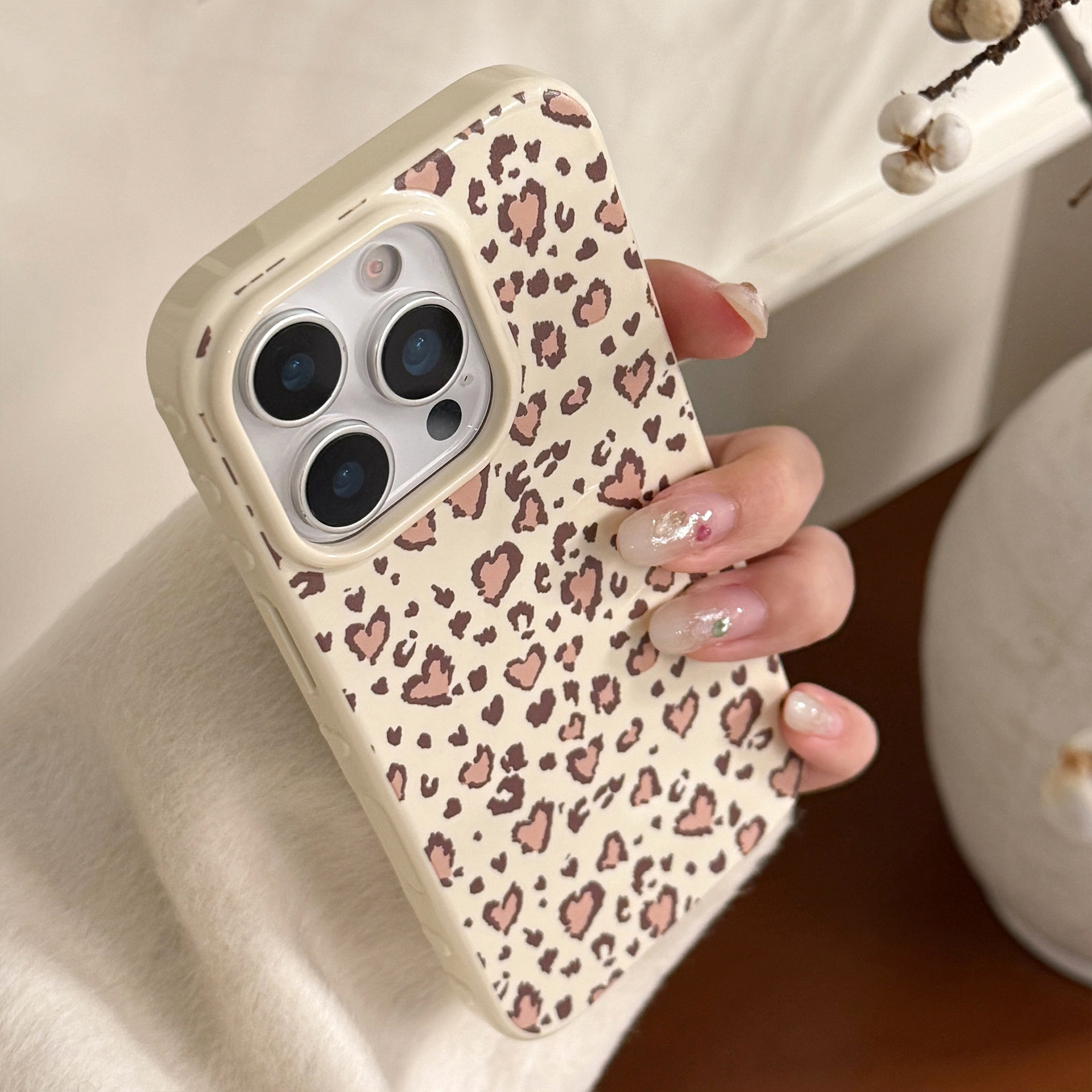 Retro love leopard pattern suitable for Apple 17 mobile phone case iphone16 all-inclusive 15promax