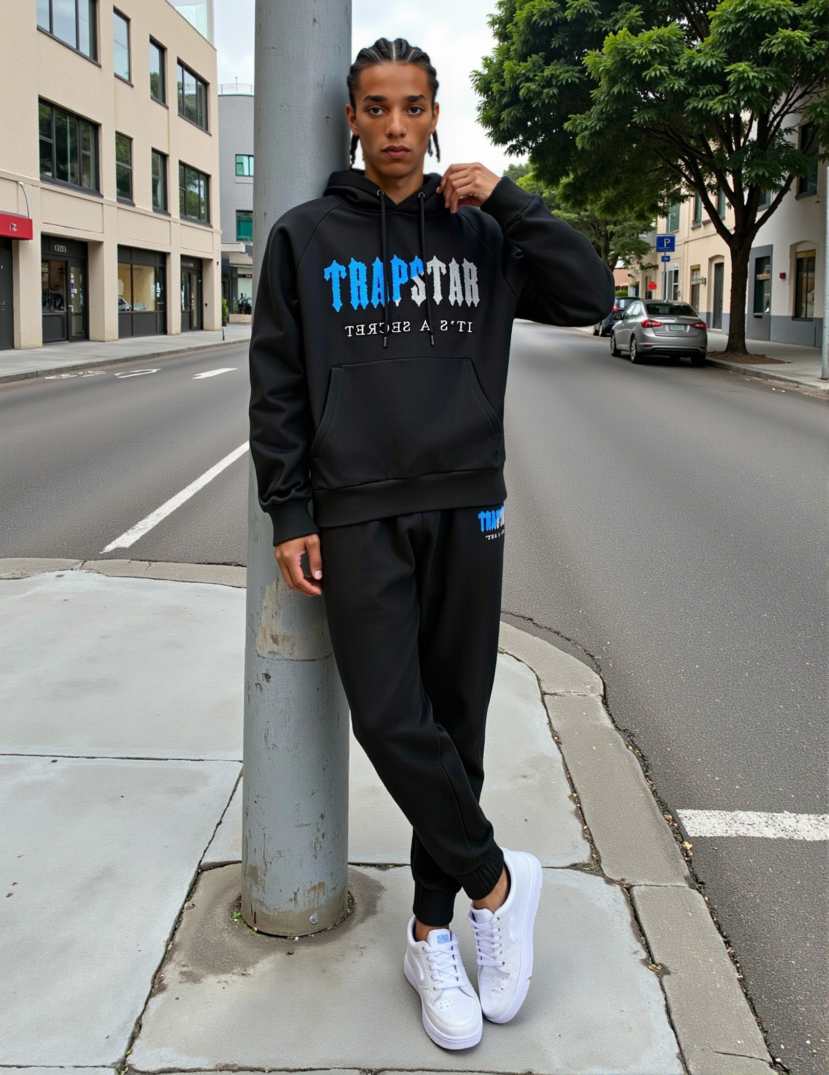 Trapstar Unisex black long-sleeved embroidered sweatshirt