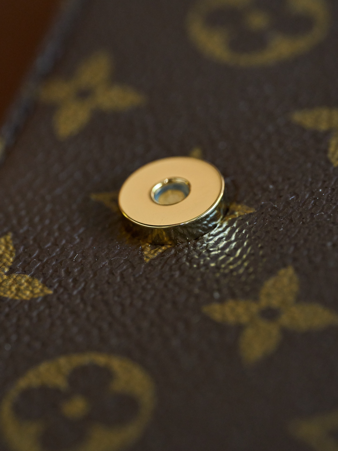 LV Wallet On Chain lVY RETICULE