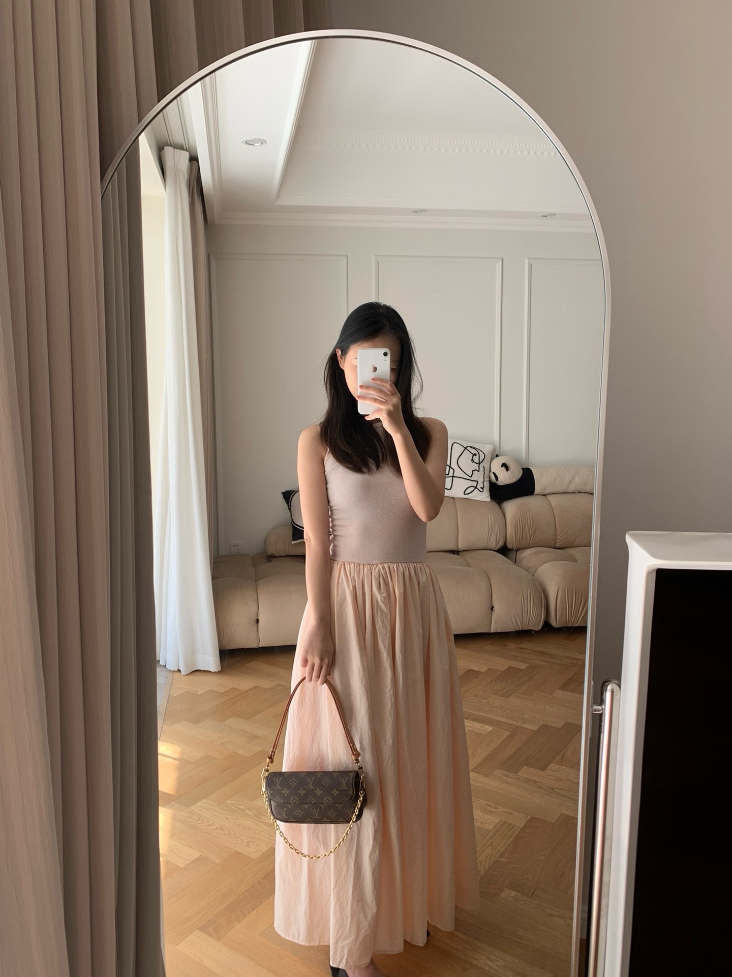 LV Wallet On Chain lVY RETICULE