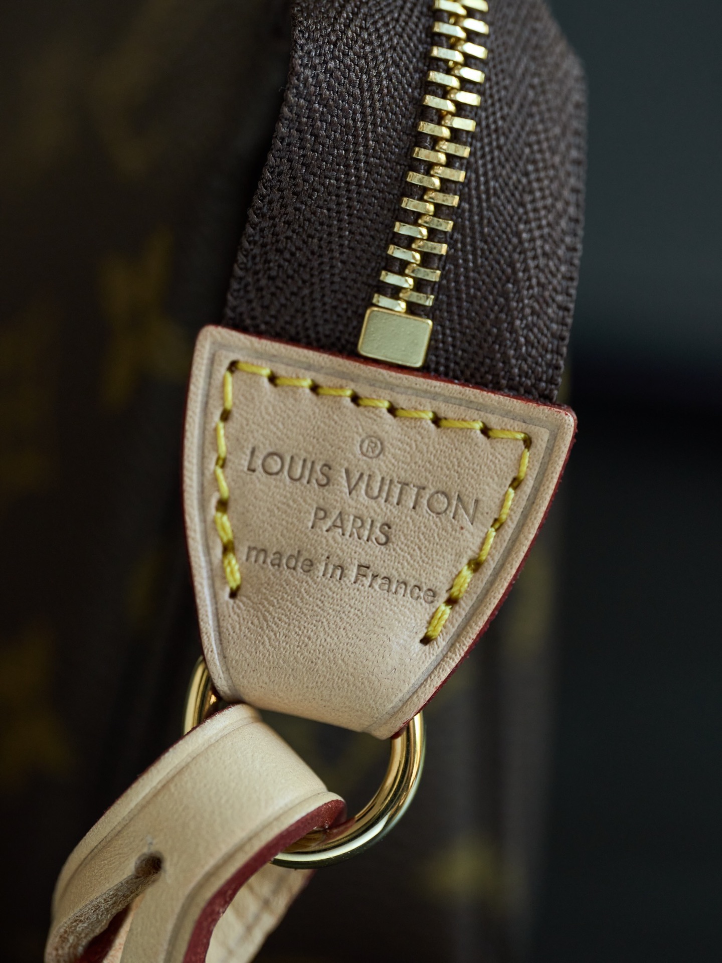 LV Pochette Accessoires