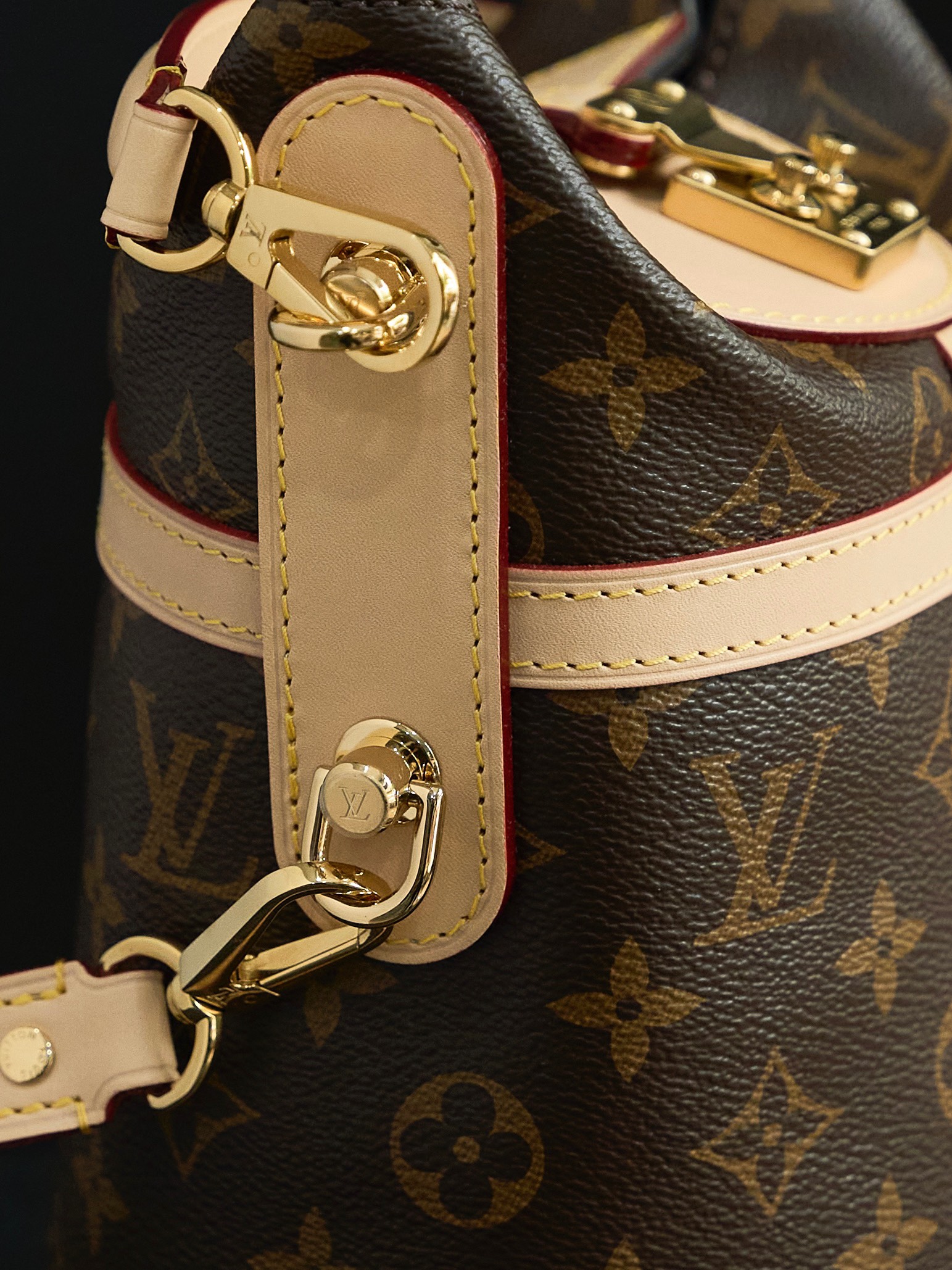 LV DUFFEL handbag