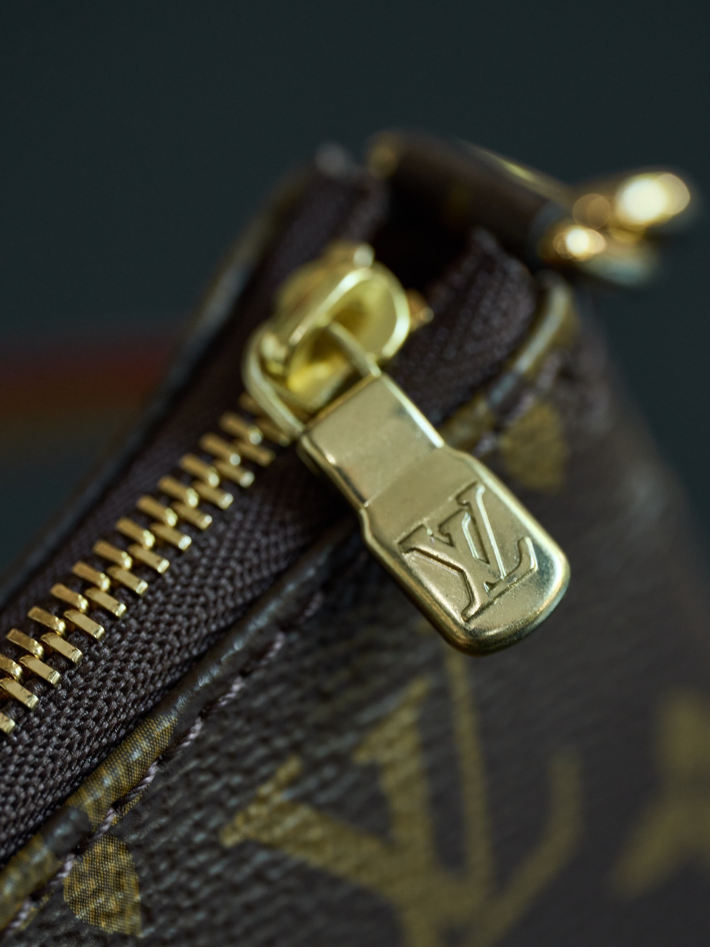 LV Pochette Accessoires