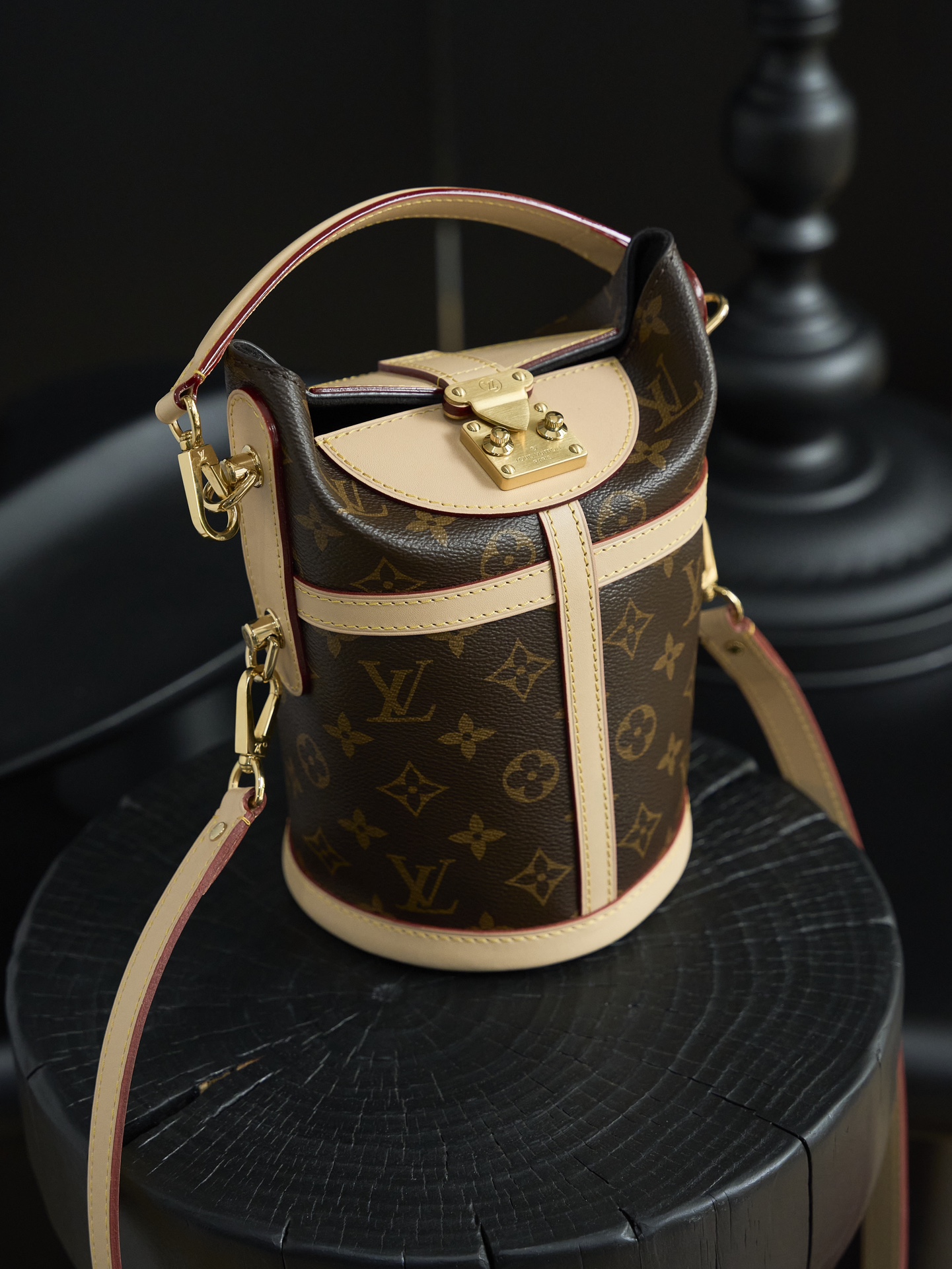 LV DUFFEL handbag
