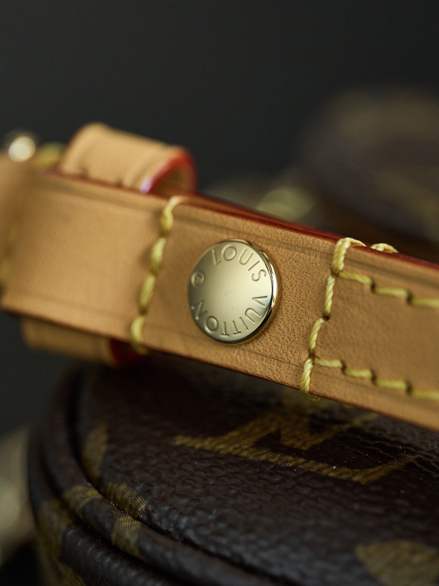 LV Wallet On Chain lVY RETICULE