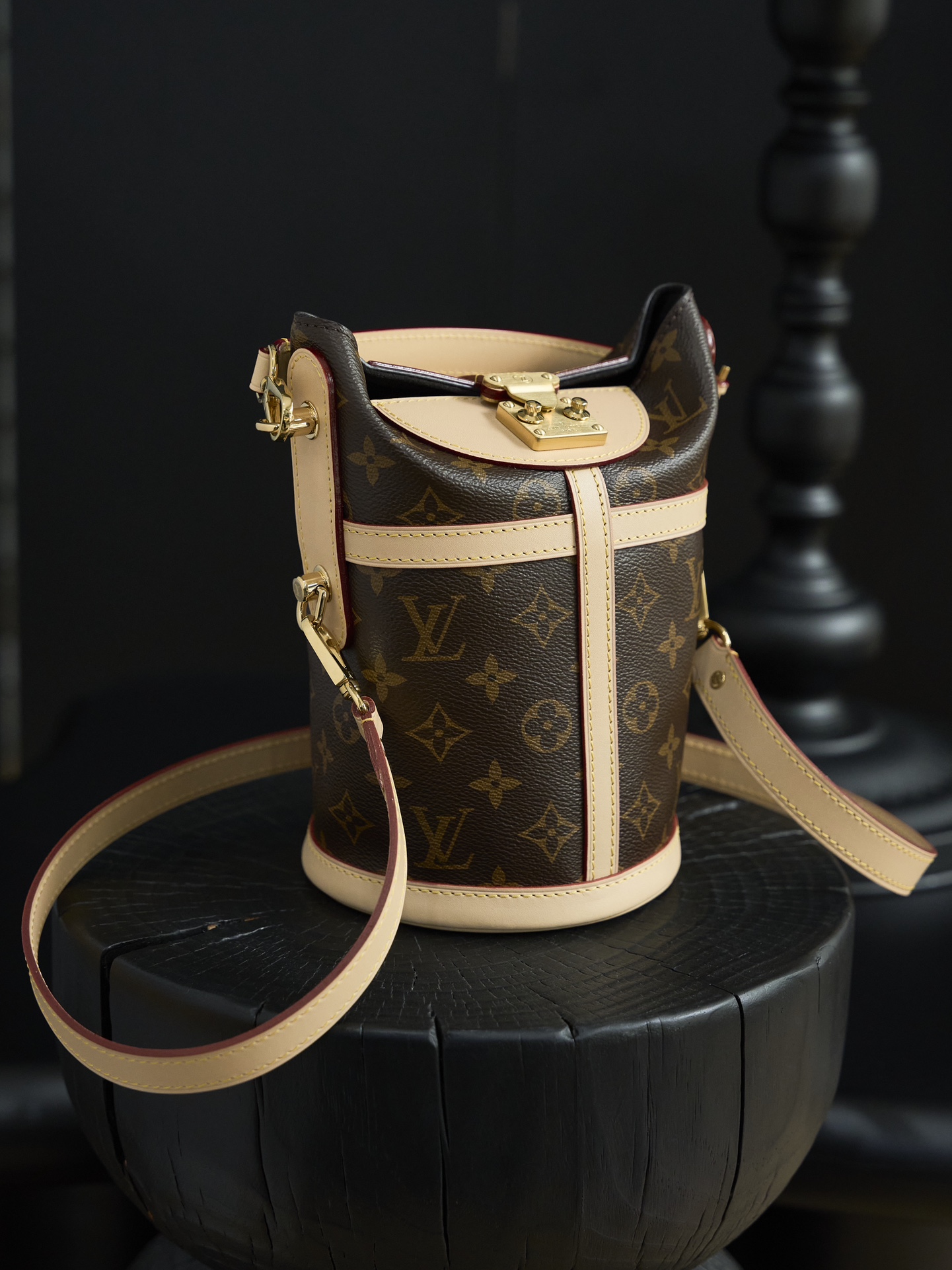 LV DUFFEL handbag