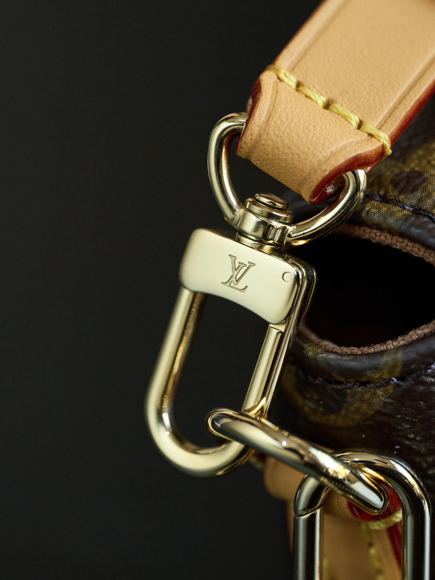 LV Wallet On Chain lVY RETICULE