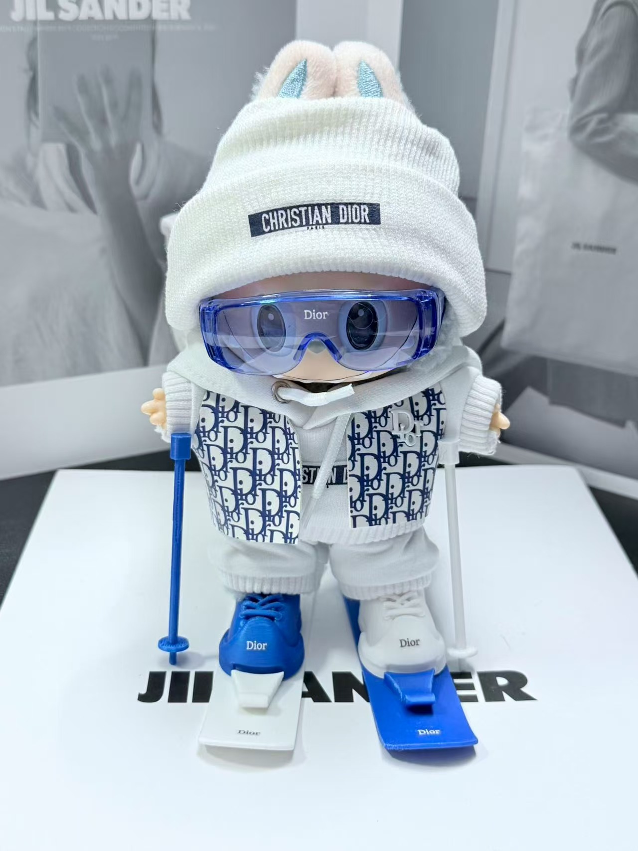Luxe Ski Set (Ski Suit, Snowboard & Goggles)