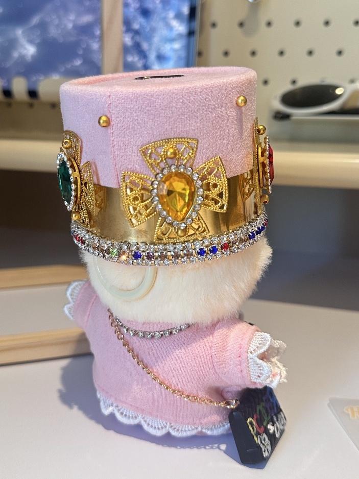 LABUBU Clothes Celebrity-Inspired Pink Outfit at 2024 MAMA