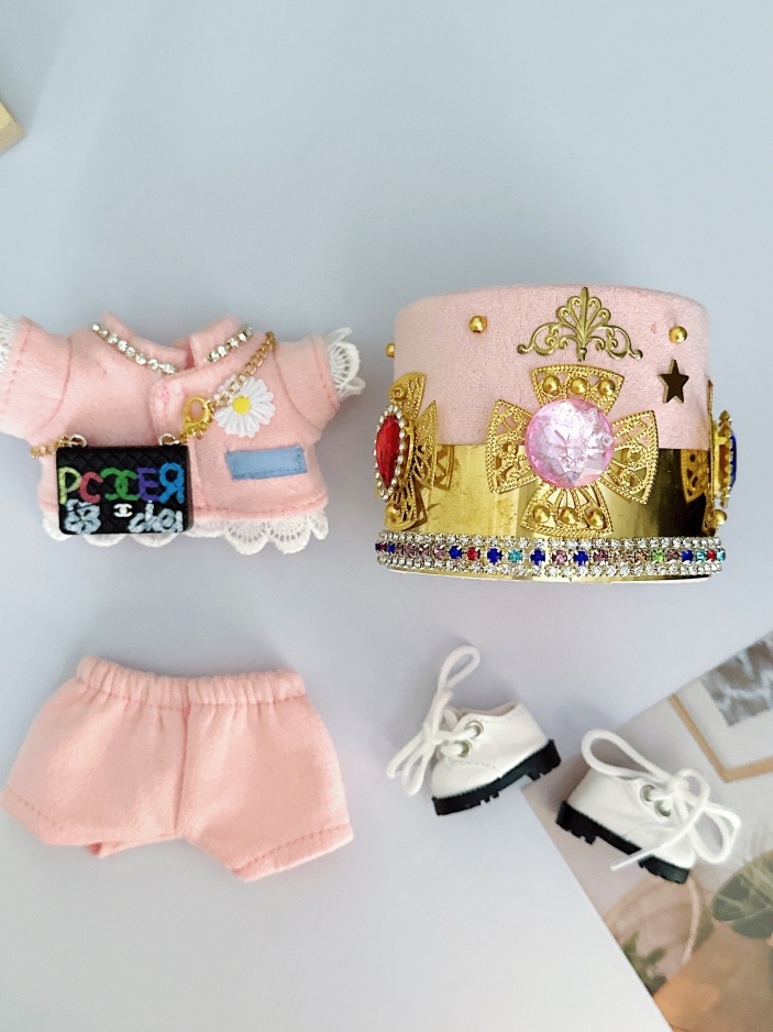 LABUBU Clothes Celebrity-Inspired Pink Outfit at 2024 MAMA