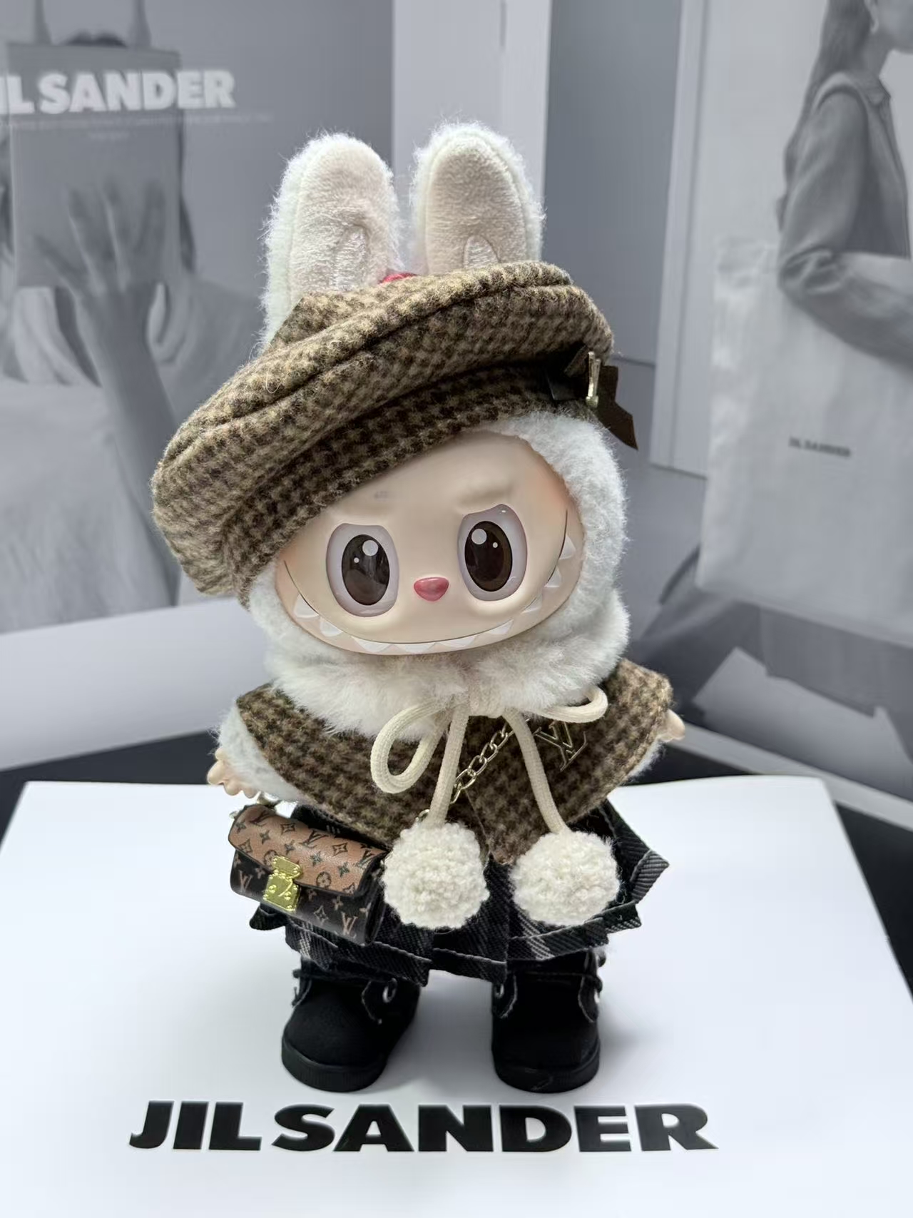 Brown Check Beret Set – Classic European Style