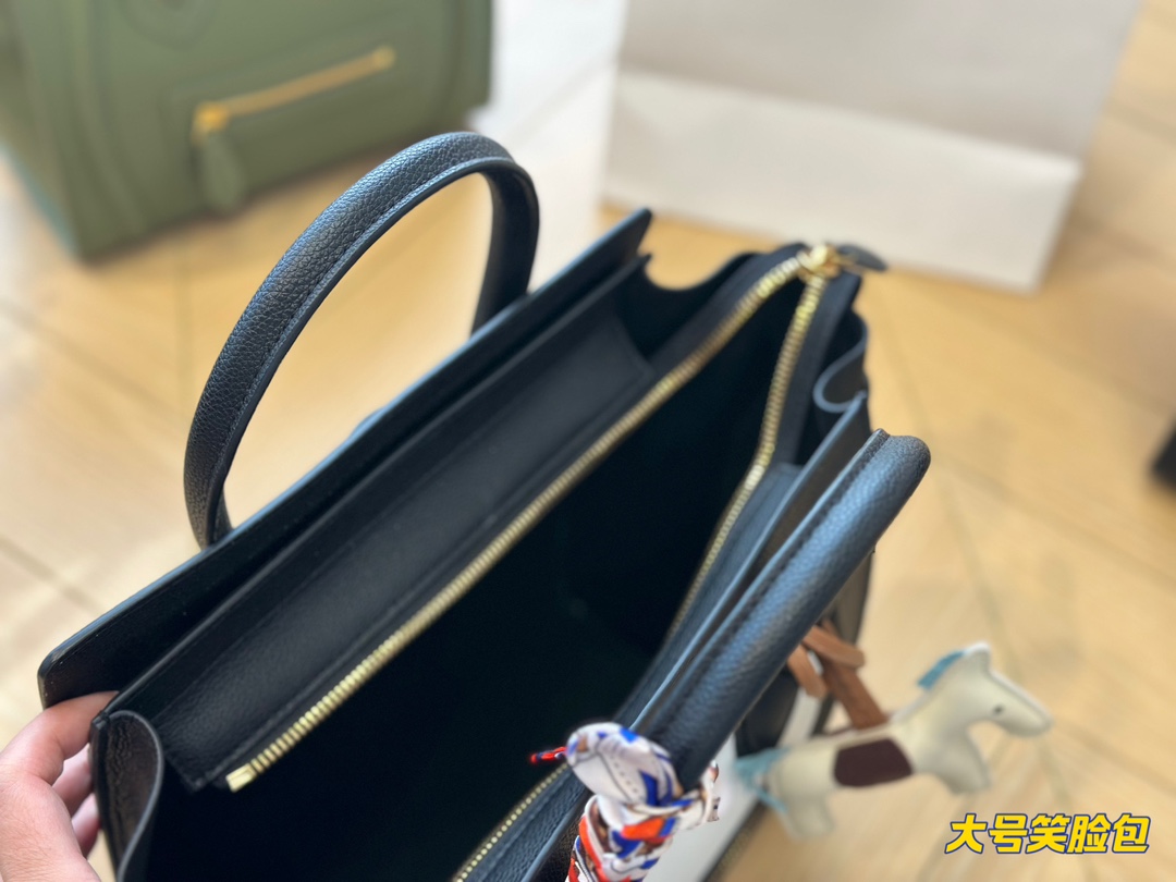 Celine LUGGAGE MICRO Bag 001 DB032 26cm