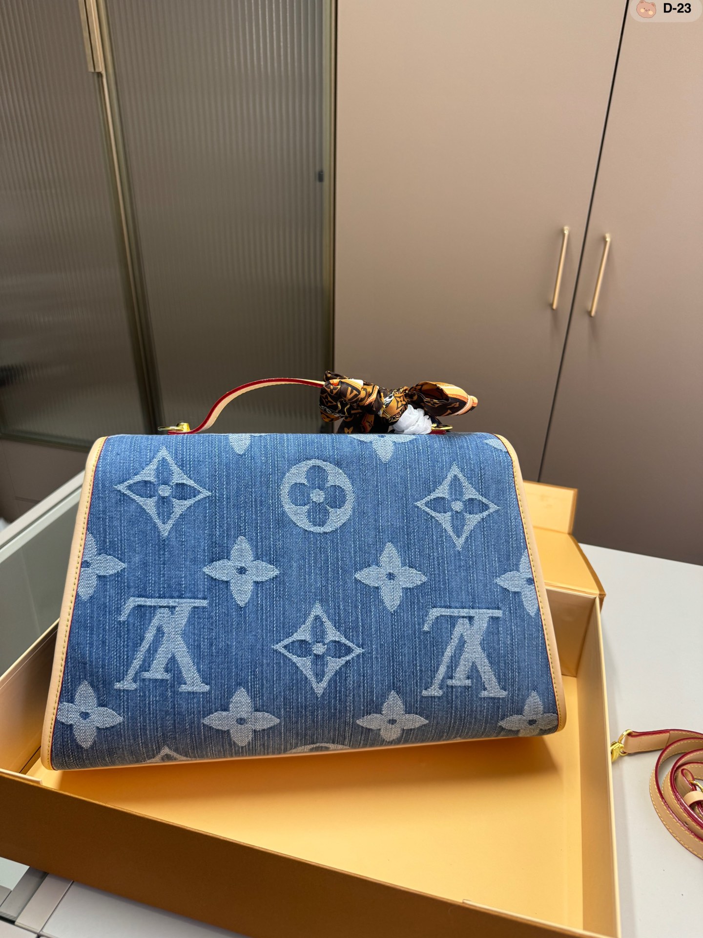 LV Messenger Bag 013 DB081 37cm